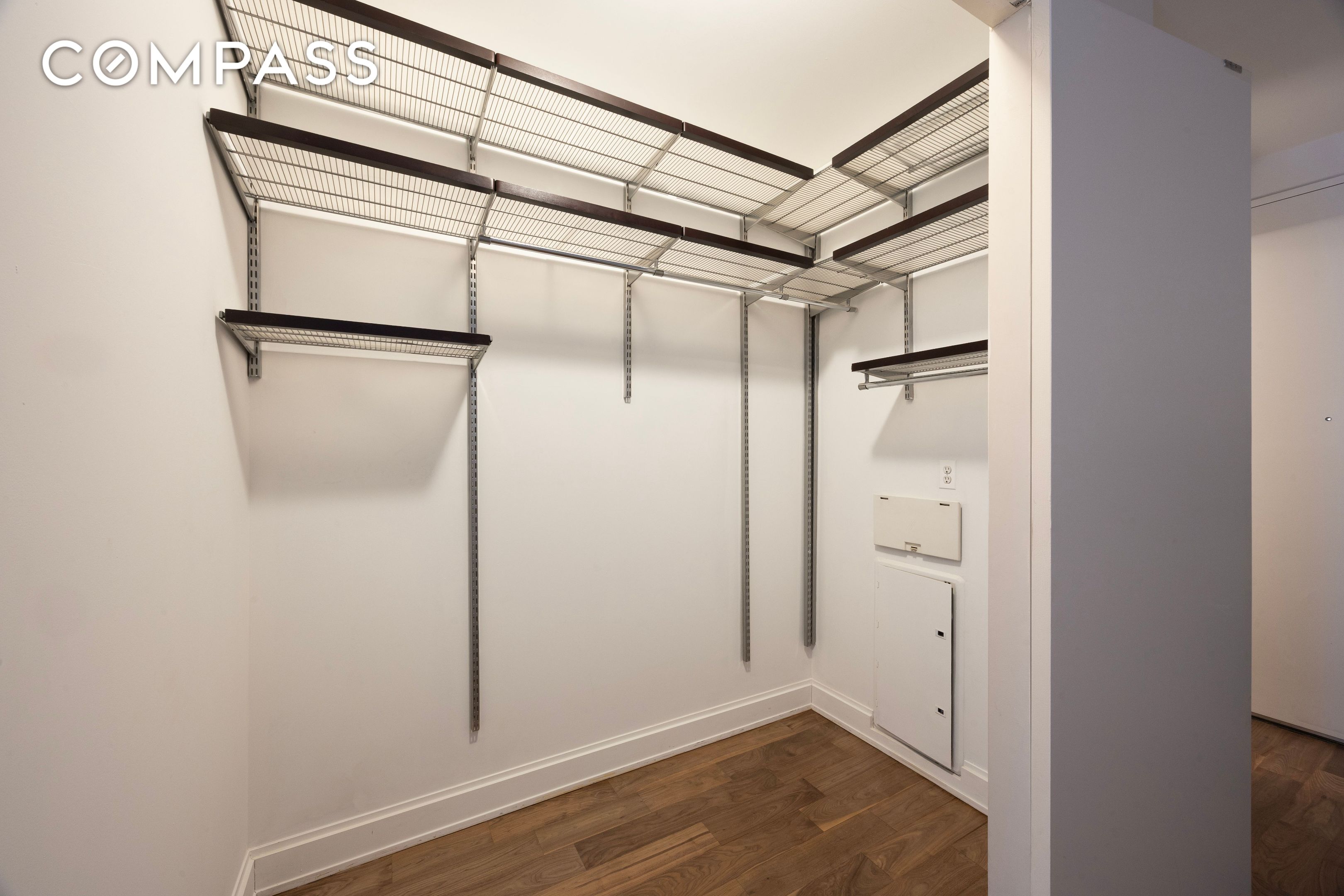 #8 photo, 140 W 22nd Street, Chelsea , NY 10011