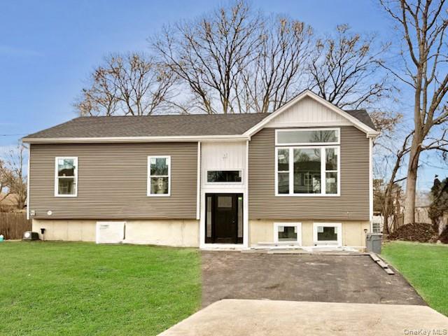 #3 photo, 10 Amarr Drive, Shirley , NY 11967