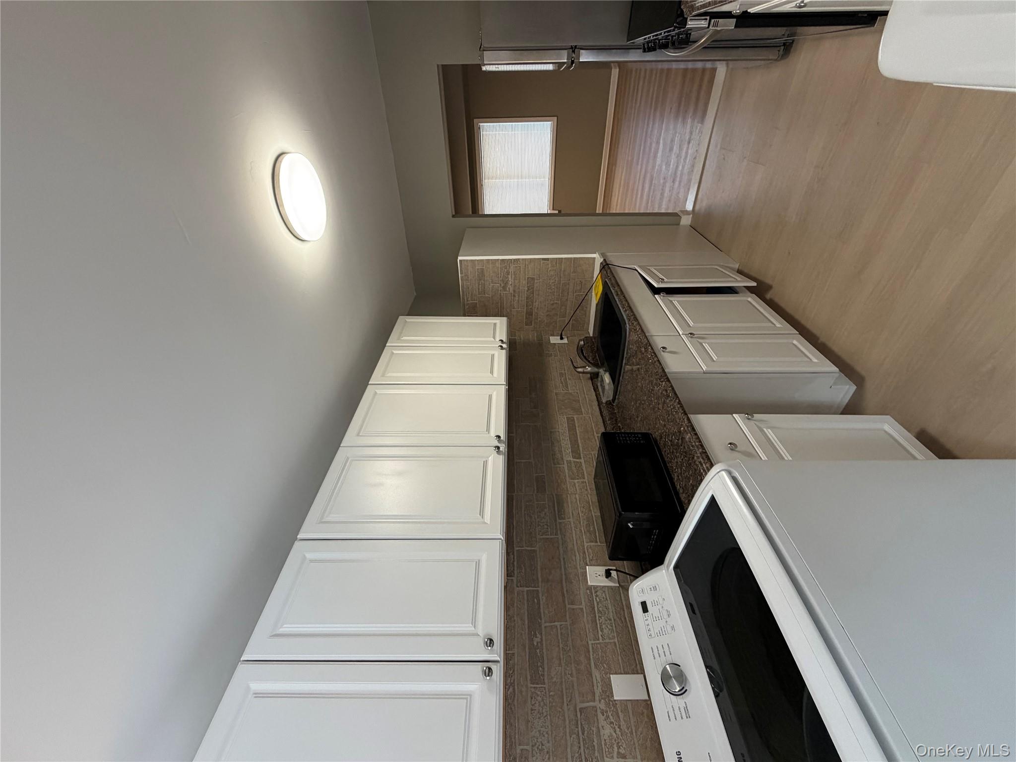 #6 photo, 213 Hill Rise, সাফোক কাউন্টি Calverton , NY 11933