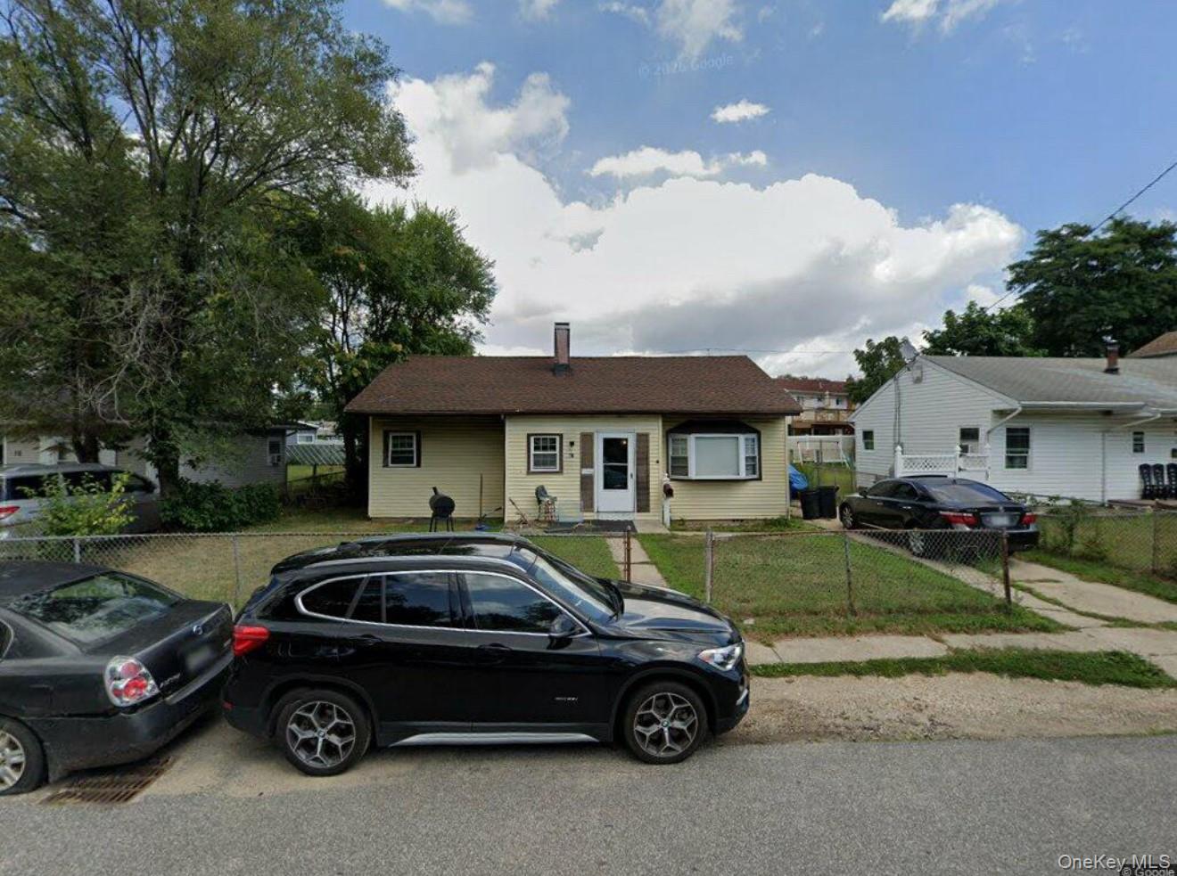 #1 photo, 12 Croydon rd, Amityville , NY 11701