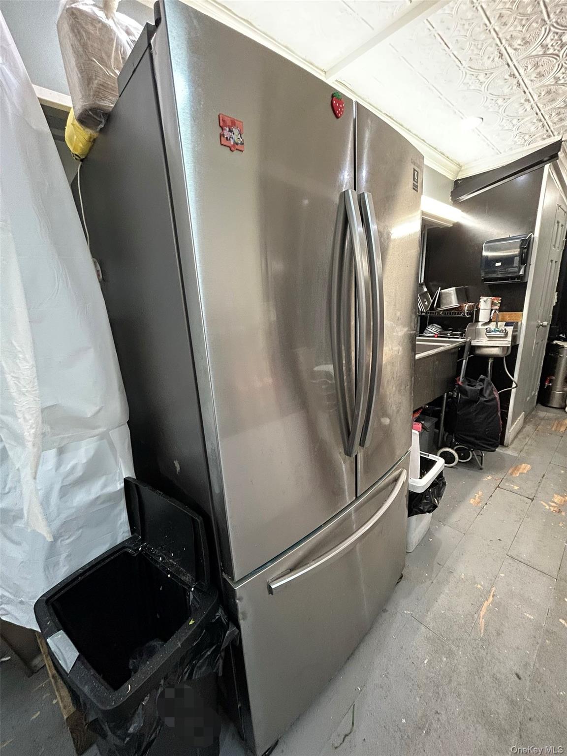 #5 photo, 18-33 College Point Blvd, College Point , NY 11356