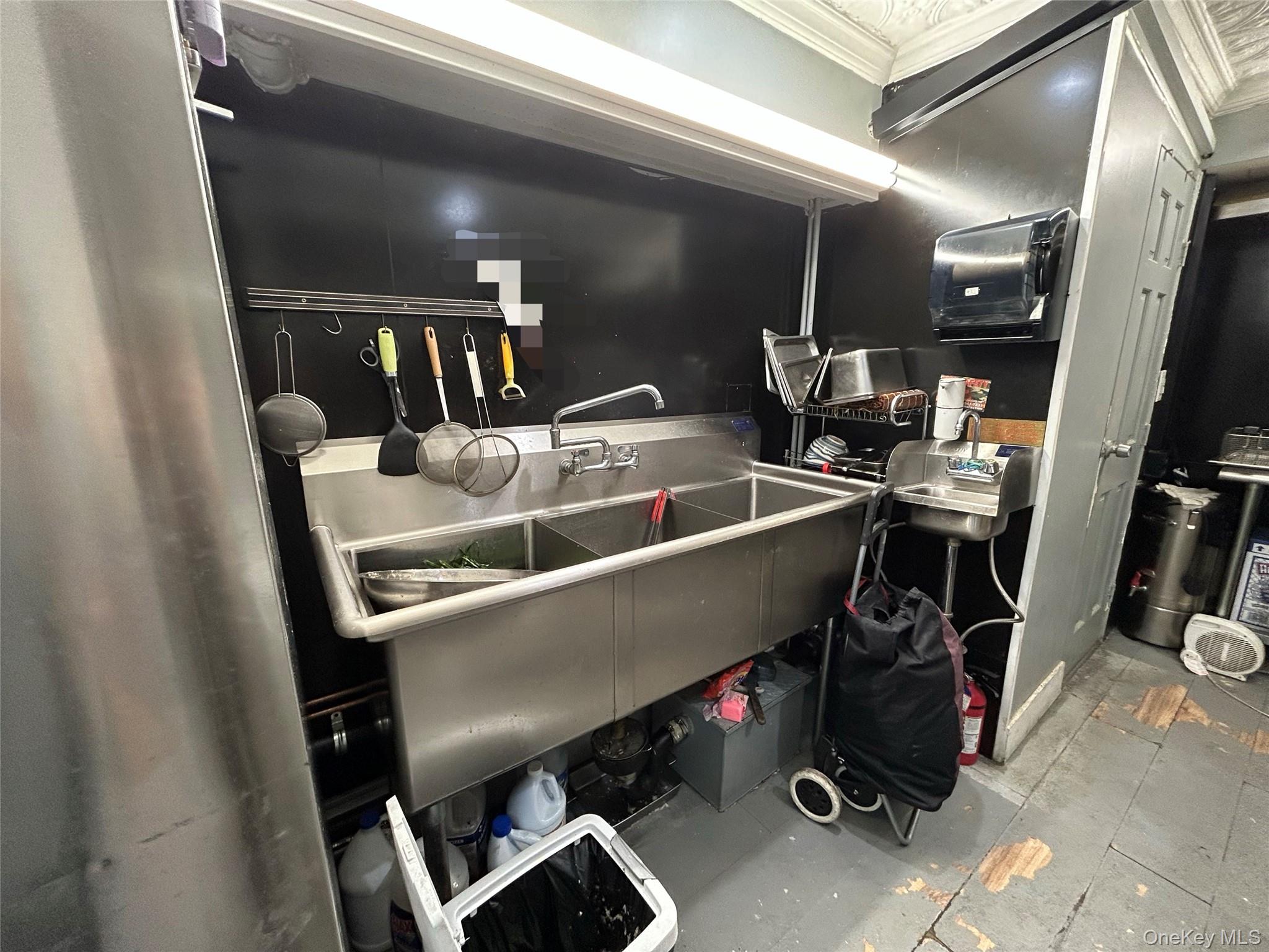 #6 photo, 18-33 College Point Blvd, College Point , NY 11356