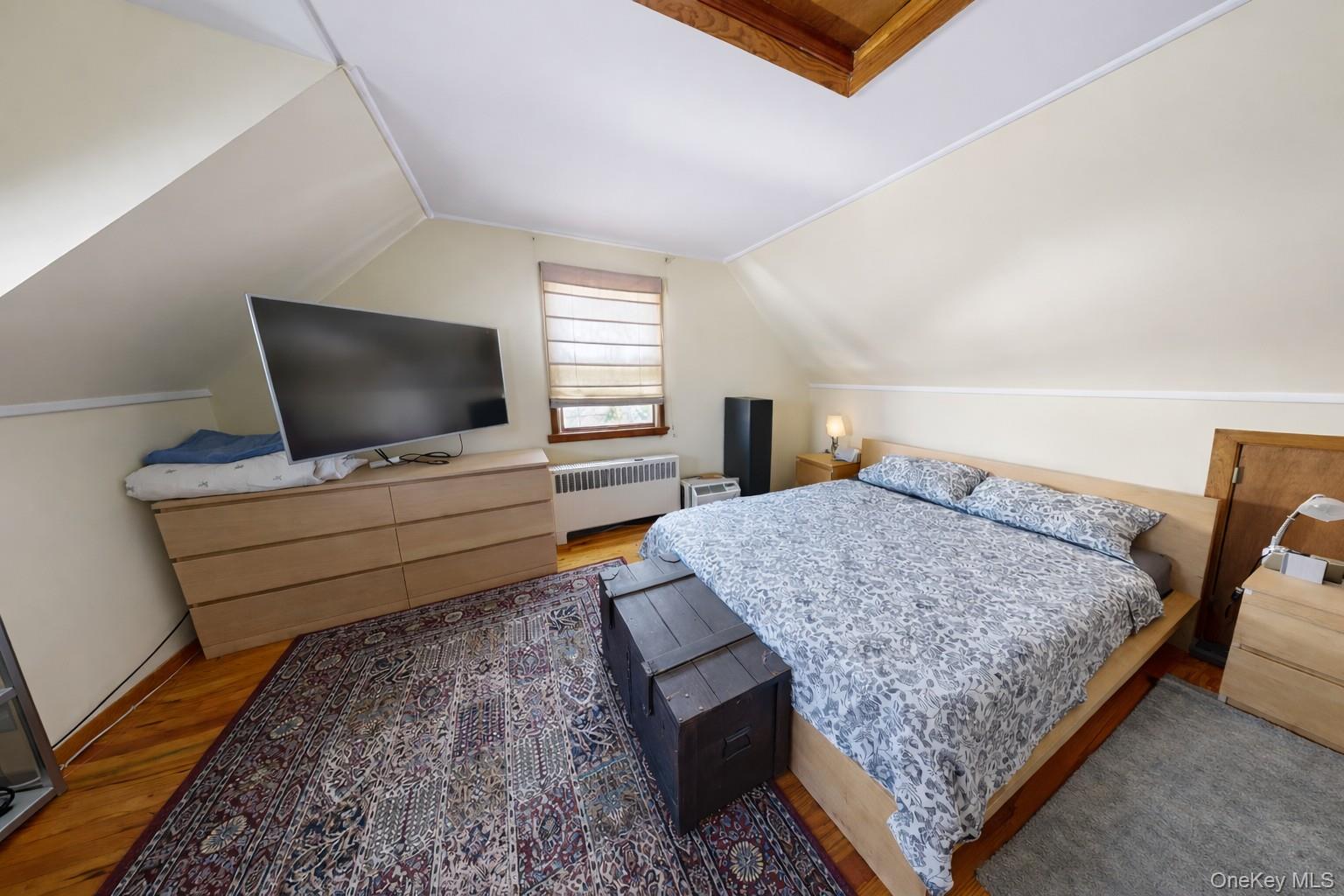 #15 photo, 1762 Broadway, New Hyde Park , NY 11040