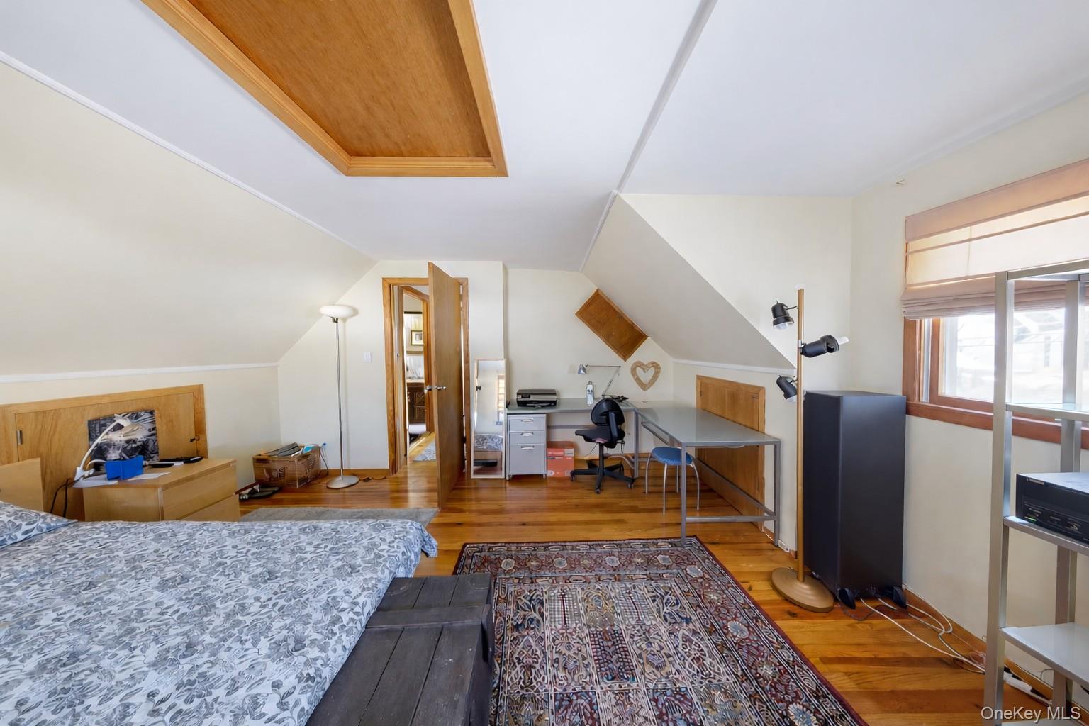 #16 photo, 1762 Broadway, New Hyde Park , NY 11040