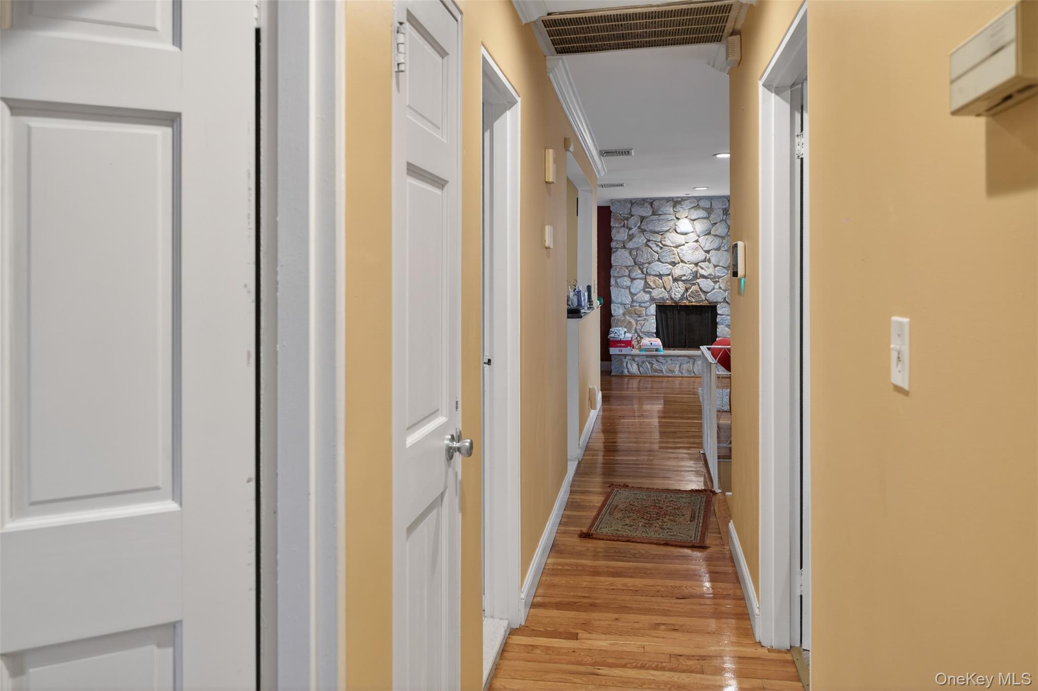 #11 photo, 815 Iris Place, West Hempstead , NY 11552