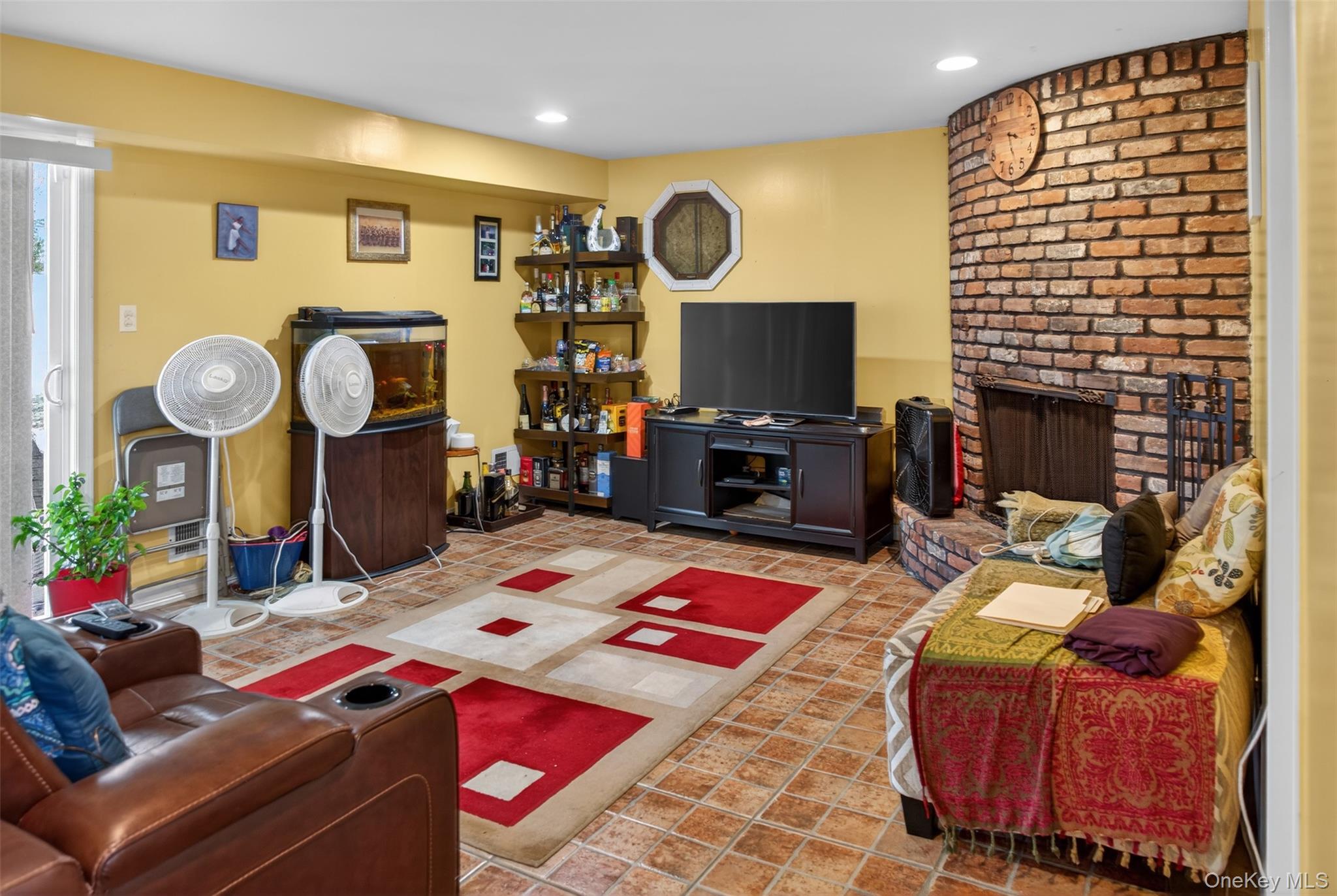 #15 photo, 815 Iris Place, West Hempstead , NY 11552