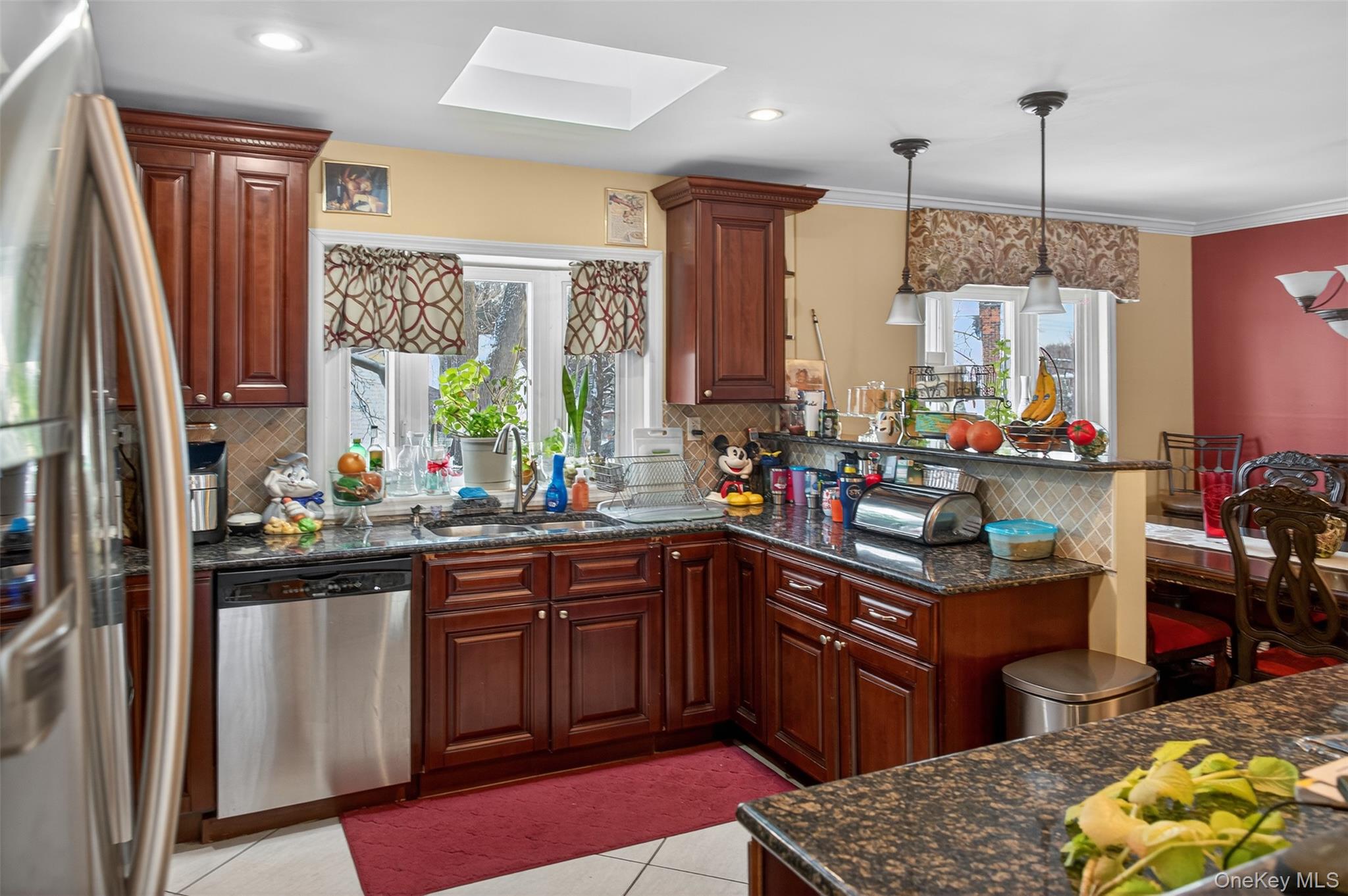 #8 photo, 815 Iris Place, West Hempstead , NY 11552