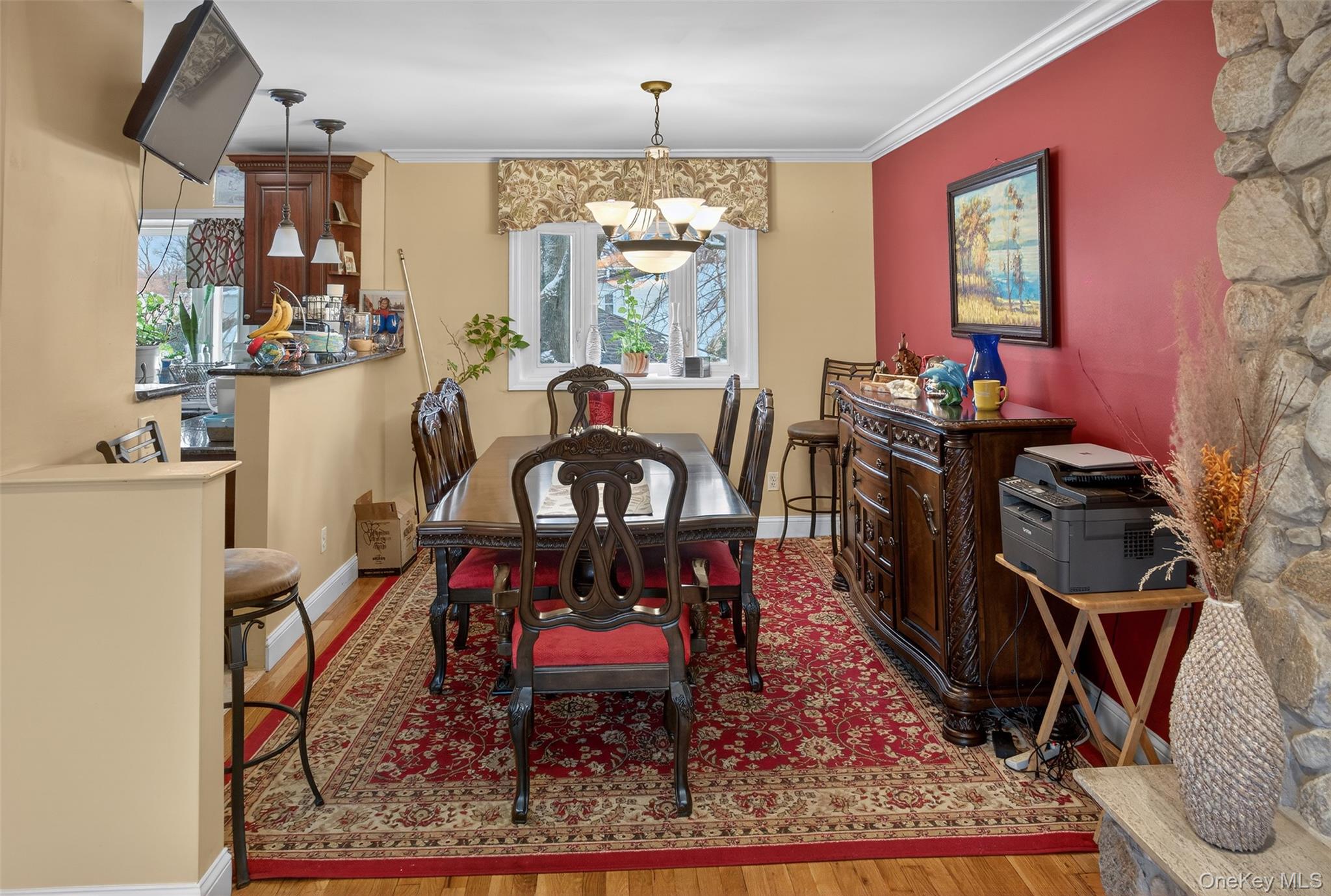 #9 photo, 815 Iris Place, West Hempstead , NY 11552