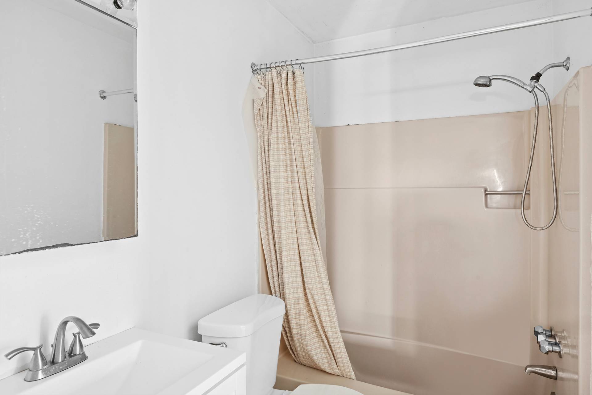 #12 photo, 17 West Lake Drive, Montauk , NY 11954