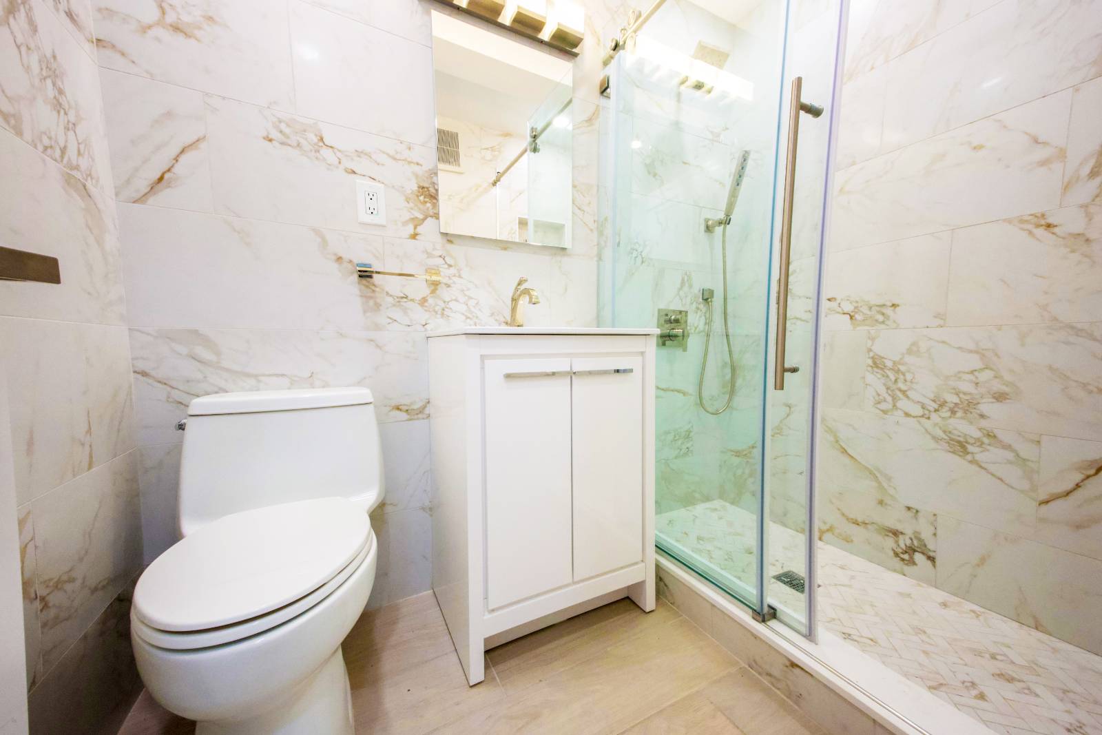 #7 photo, 85 S Centre Ave, #20A, Rockville Centre , NY 11570