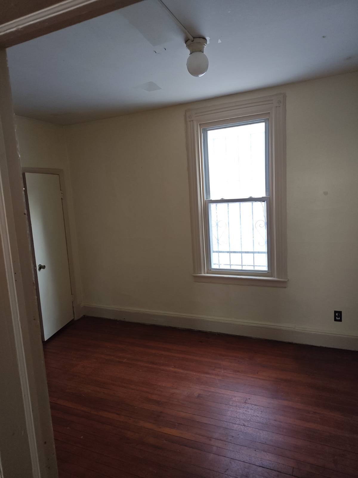 #3 photo, 118 Winter Avenue, #1st Floor, Staten Island , NY 10301
