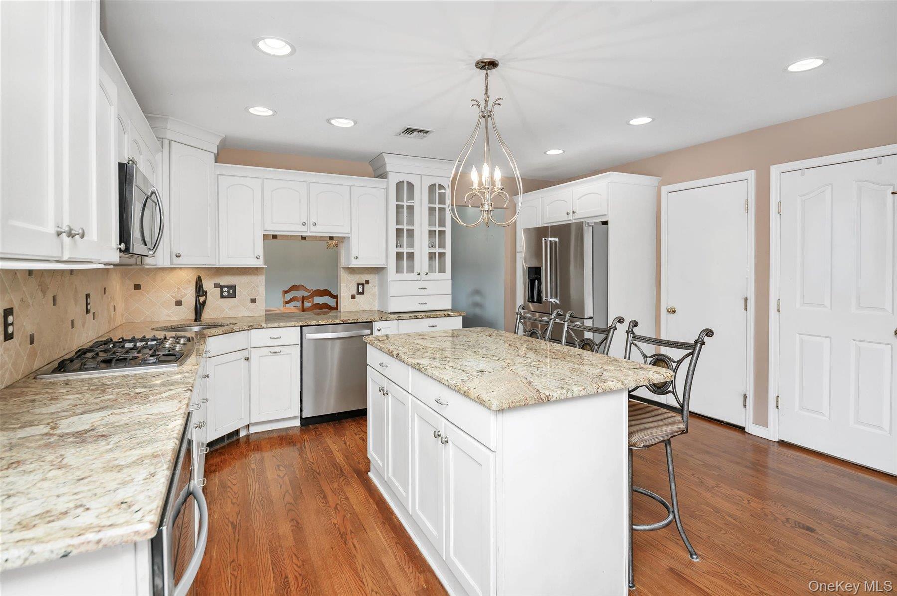 #11 photo, 14 Donna Place, East Islip , NY 11730