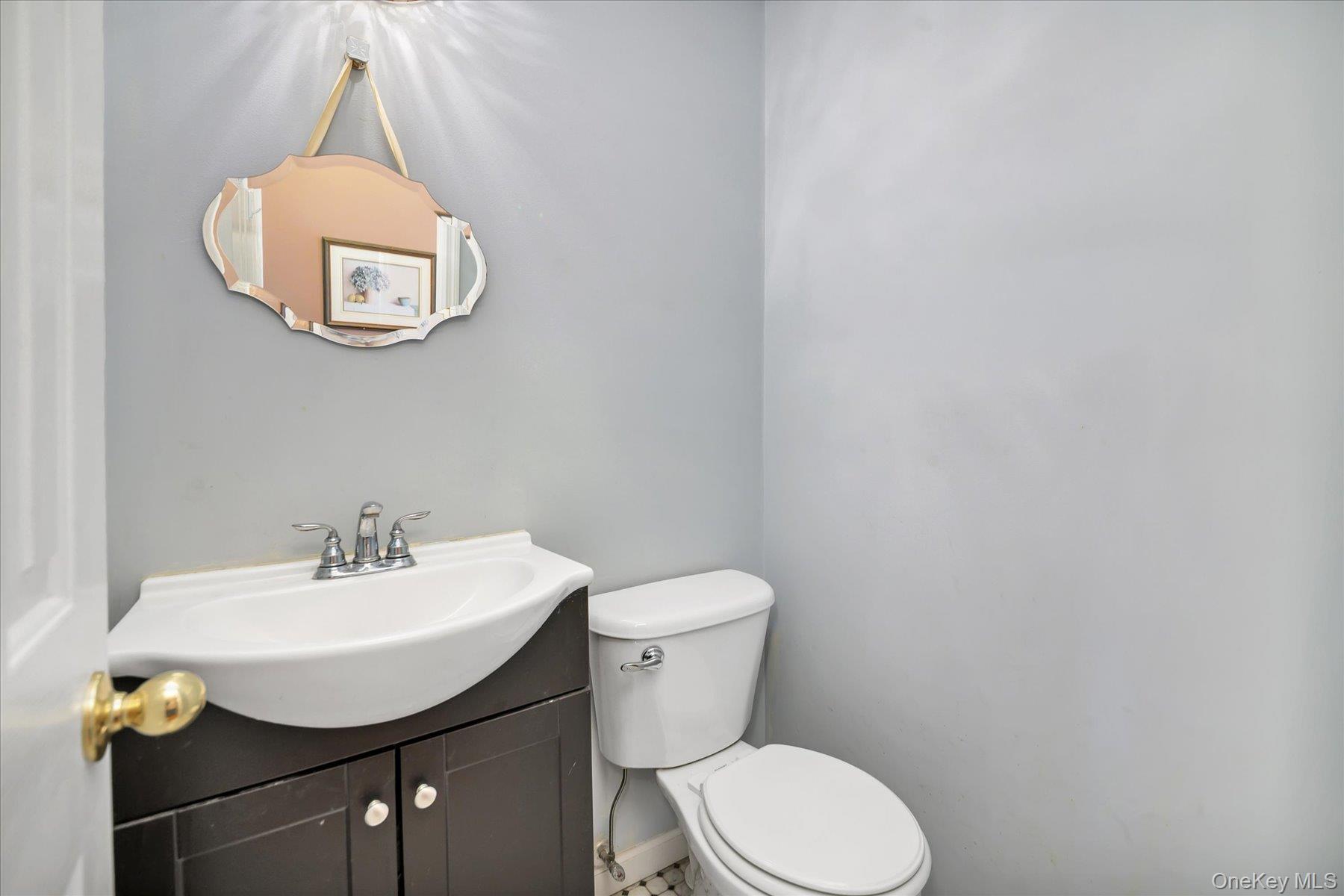 #17 photo, 14 Donna Place, East Islip , NY 11730