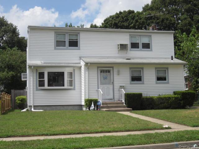 #1 photo, 101 Spruce Avenue, Bethpage , NY 11714