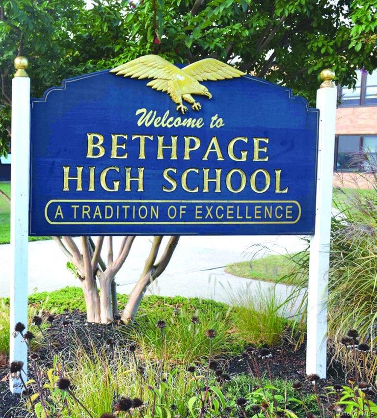 #3 photo, 101 Spruce Avenue, Bethpage , NY 11714