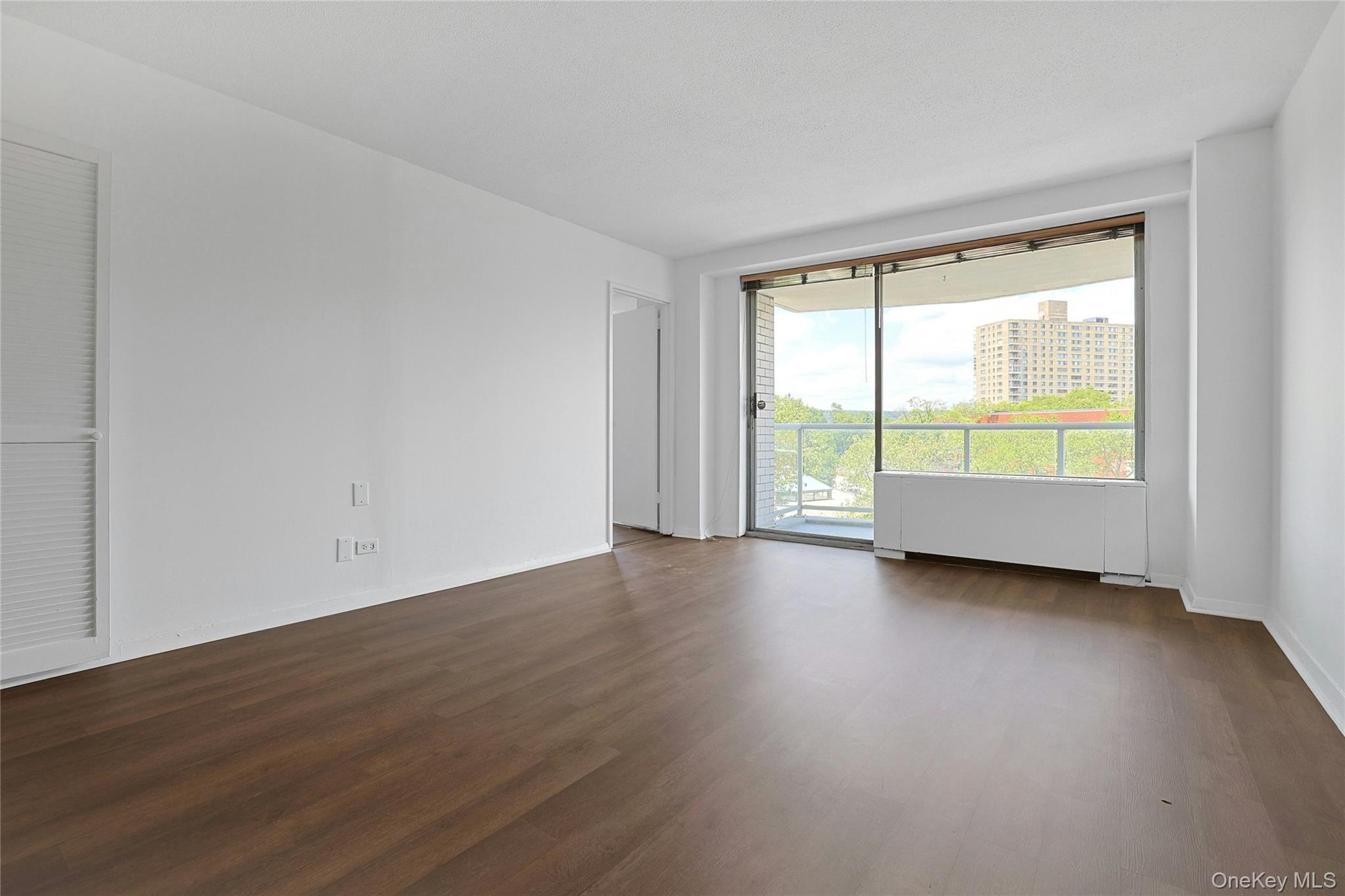 #11 photo, 3333 Henry Hudson Parkway, Bronx , NY 10463