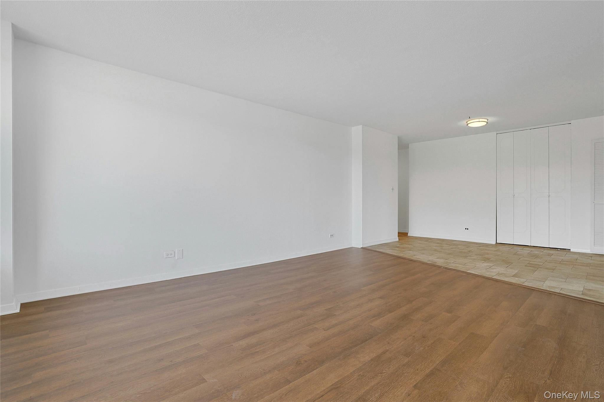 #13 photo, 3333 Henry Hudson Parkway, Bronx , NY 10463