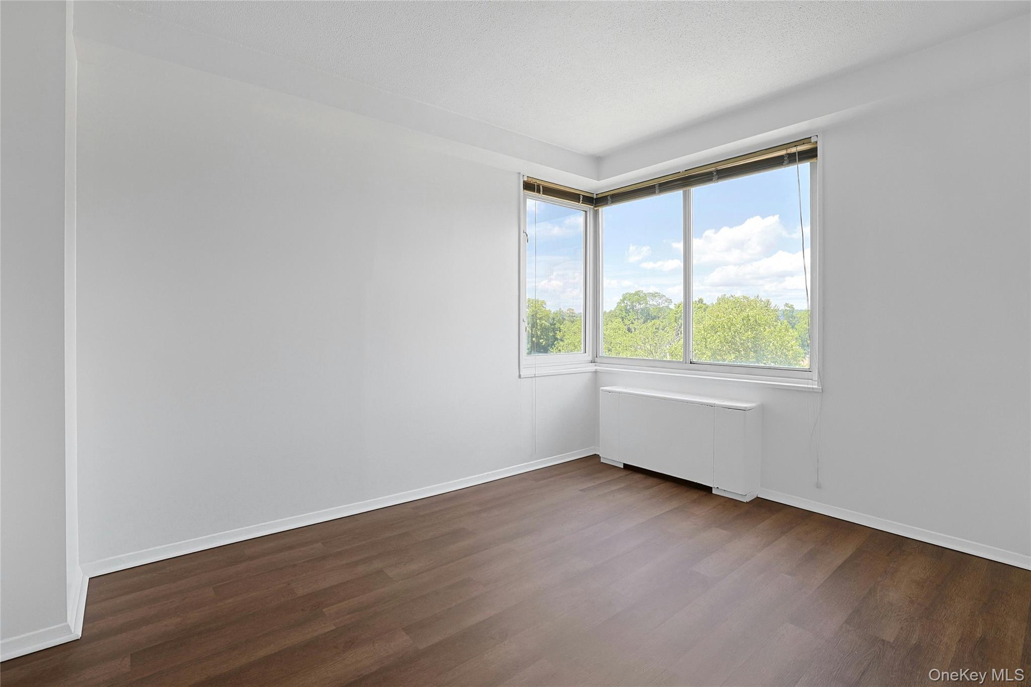 #19 photo, 3333 Henry Hudson Parkway, Bronx , NY 10463