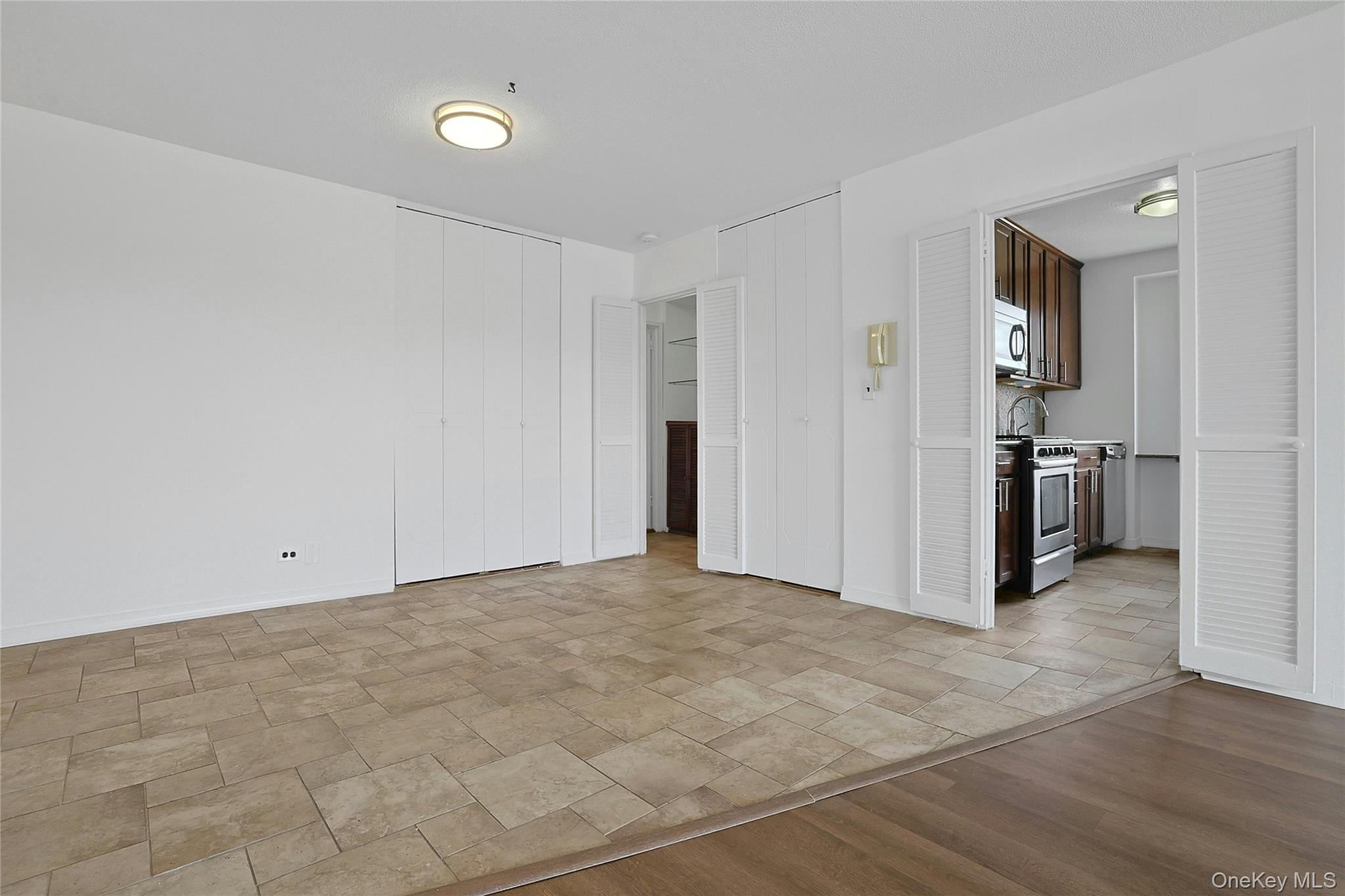 #2 photo, 3333 Henry Hudson Parkway, Bronx , NY 10463