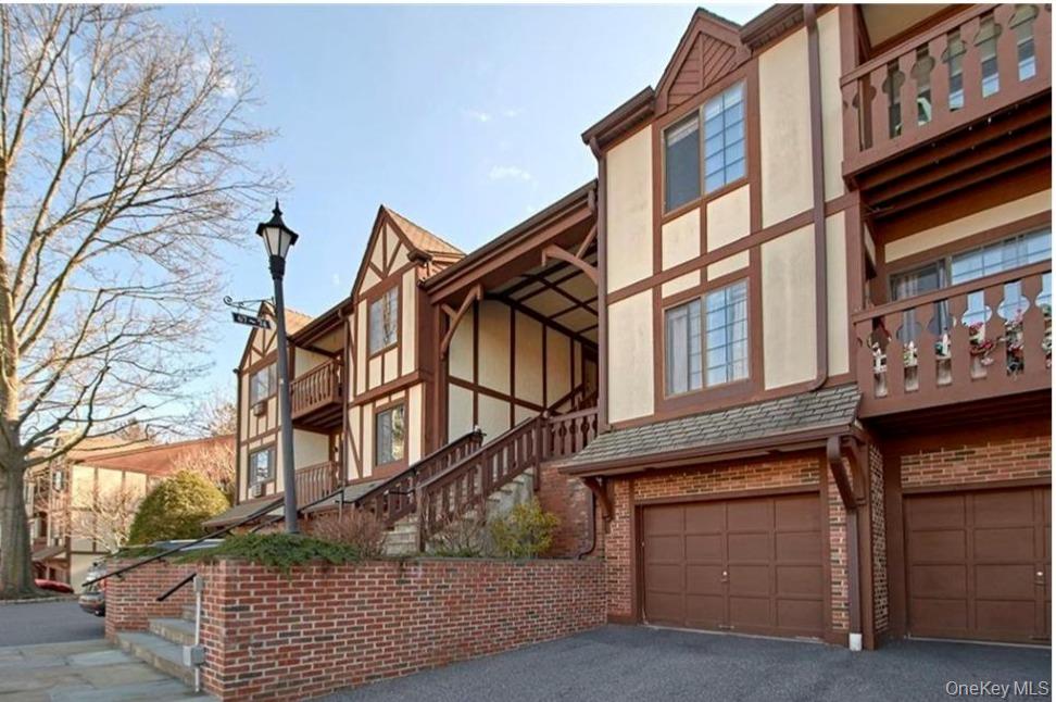 #1 photo, 72 Foxwood Circle, Mount Kisco , NY 10549