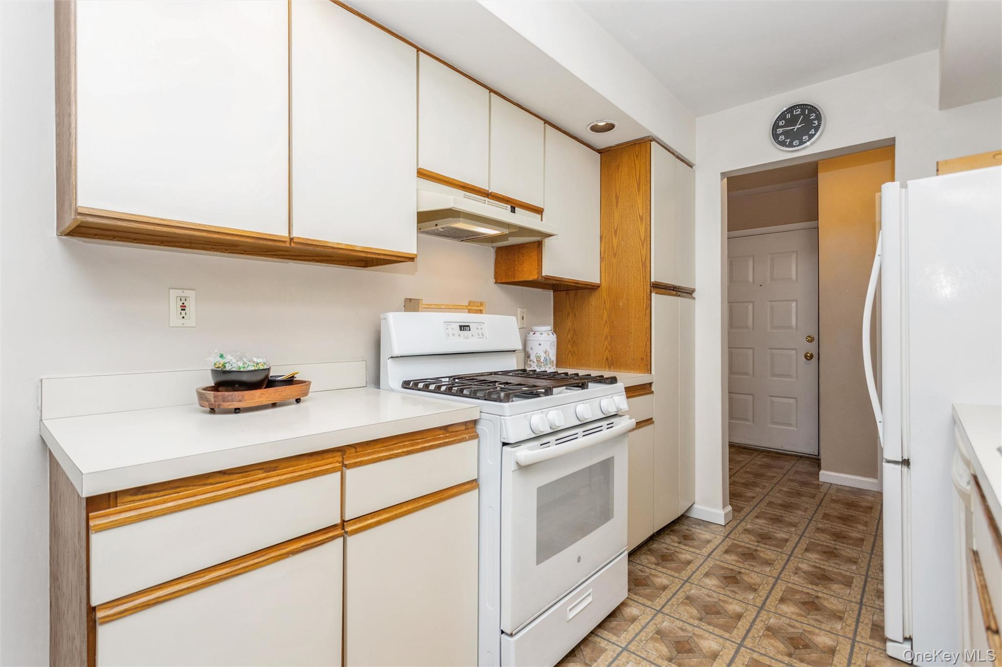 #5 photo, 72 Foxwood Circle, Mount Kisco , NY 10549