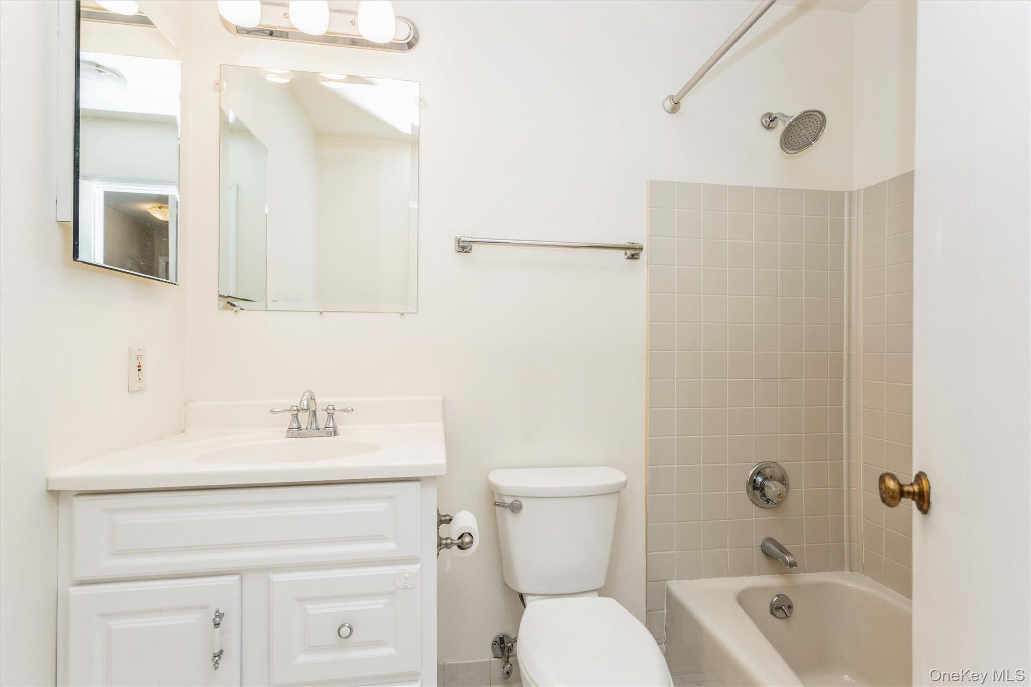 #8 photo, 72 Foxwood Circle, Mount Kisco , NY 10549