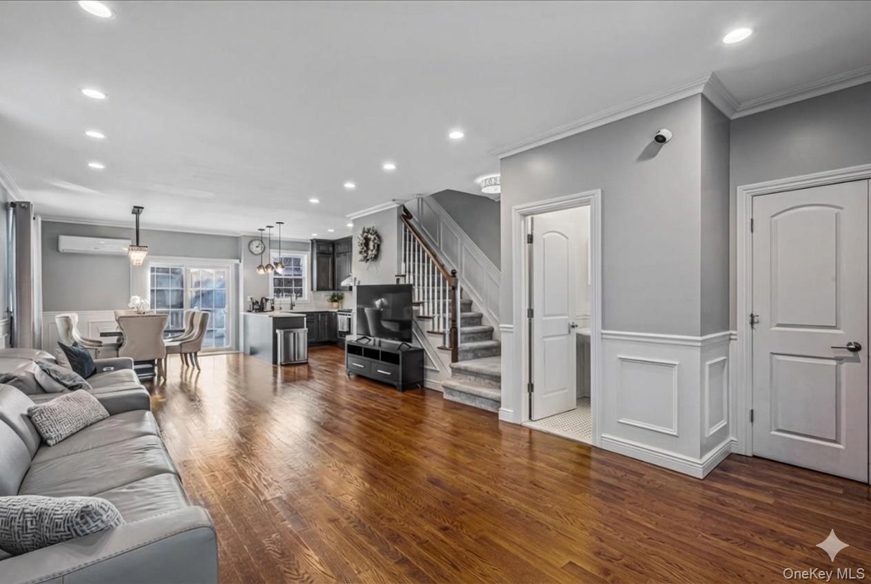 #2 photo, 14940 15th Drive, Whitestone , NY 11357