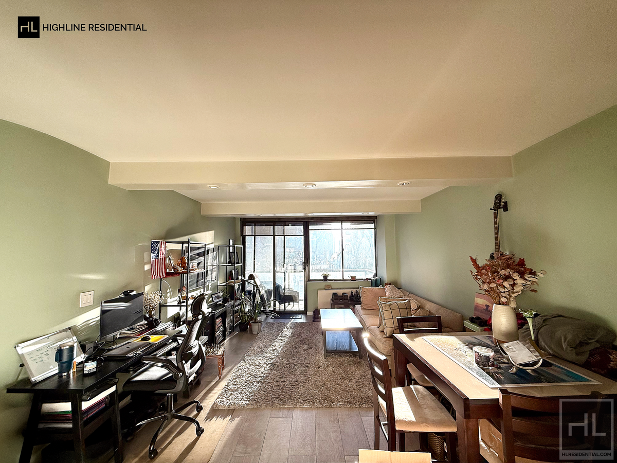 #4 photo, 255 E 49th Street, Midtown East , NY 10022