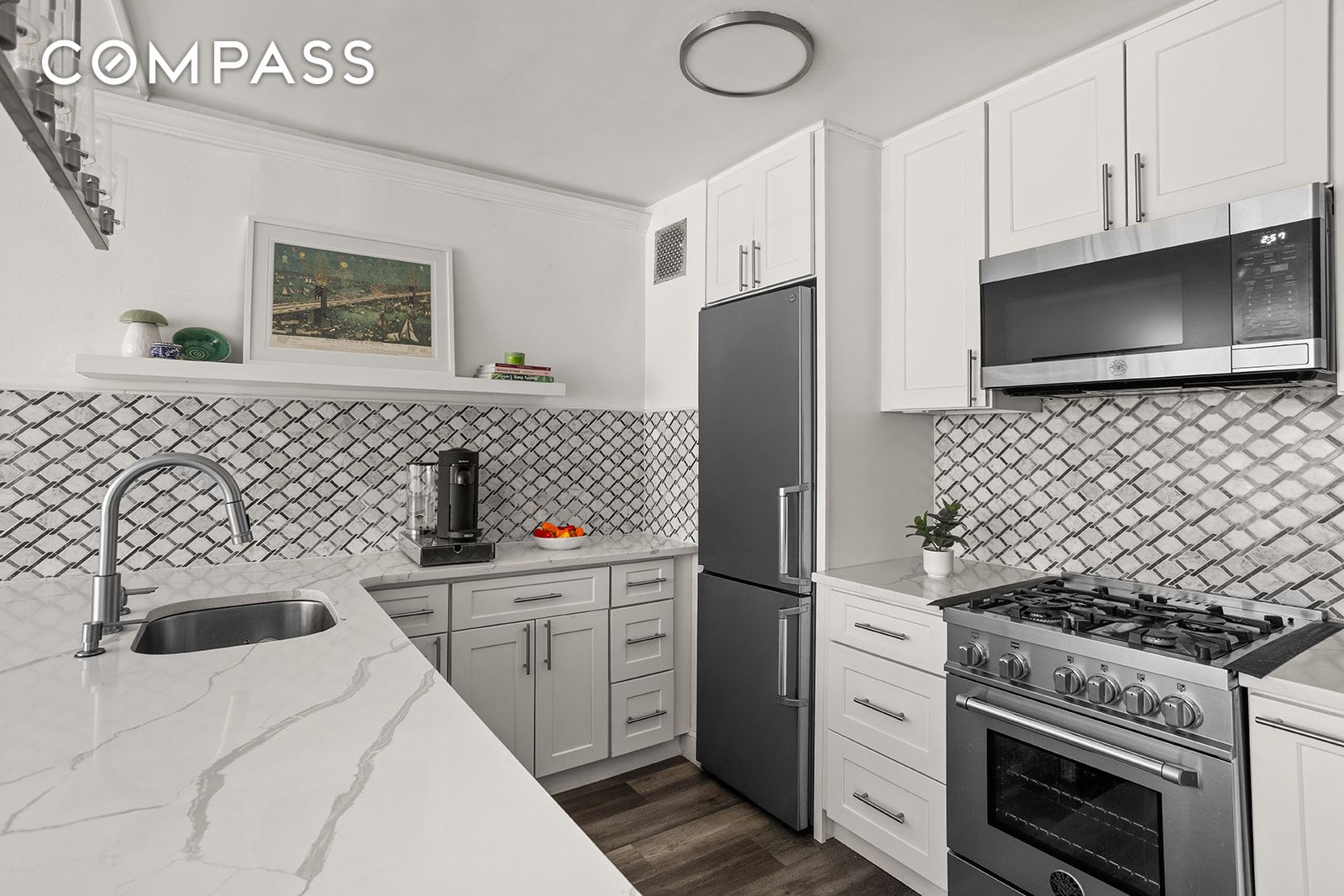 #3 photo, 330 3rd Avenue, Kips Bay , NY 10010