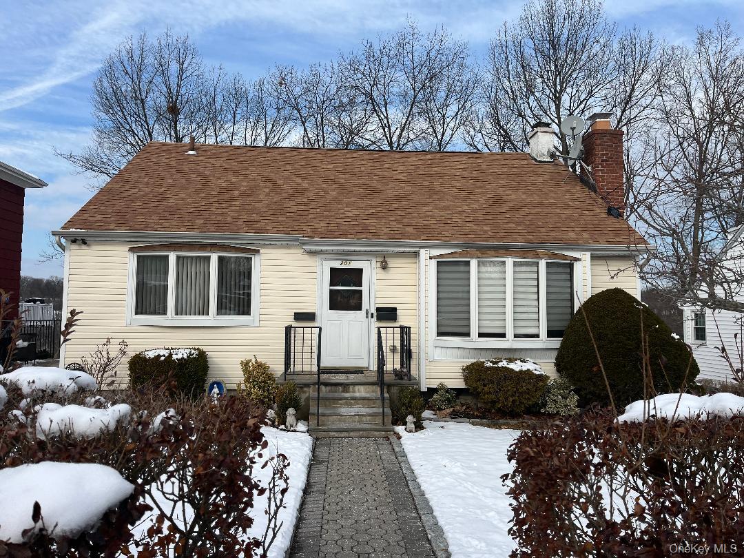 #1 photo, 201 Bennett Avenue, Yonkers , NY 10701