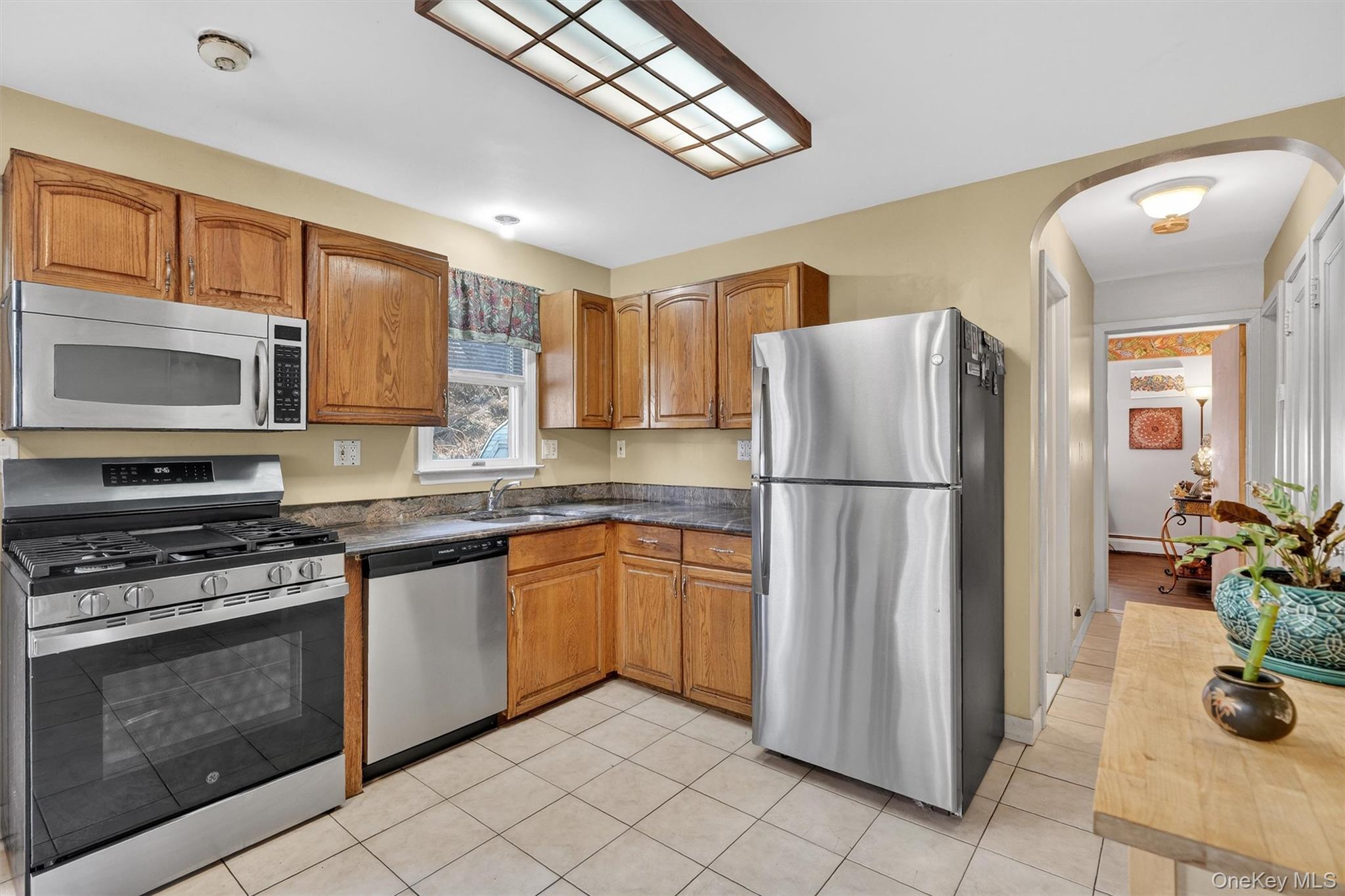 #13 photo, 191 Morsemere Avenue, Yonkers , NY 10703