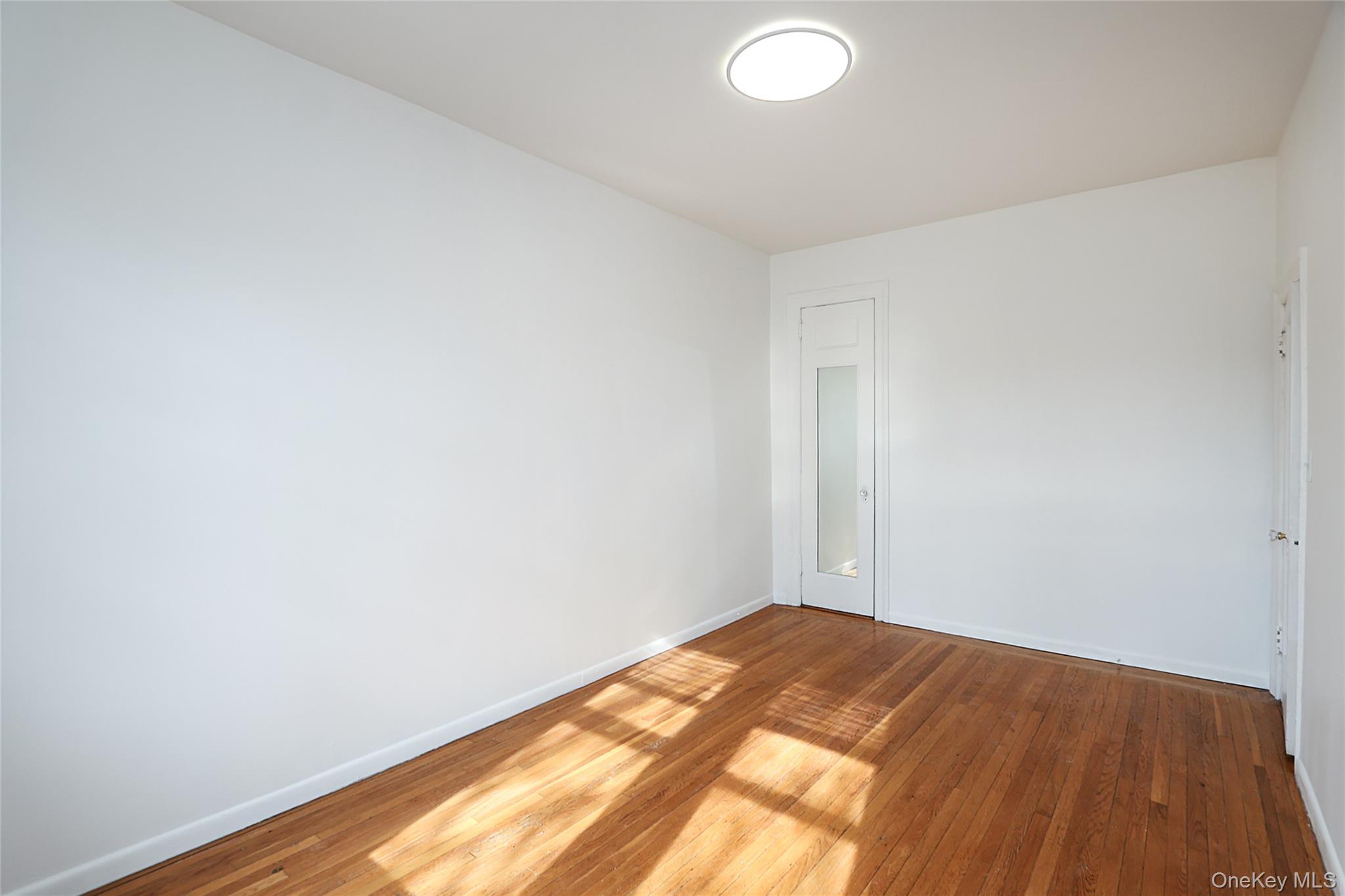 #18 photo, 115-25 Metropolitan Avenue, Kew Gardens , NY 11418