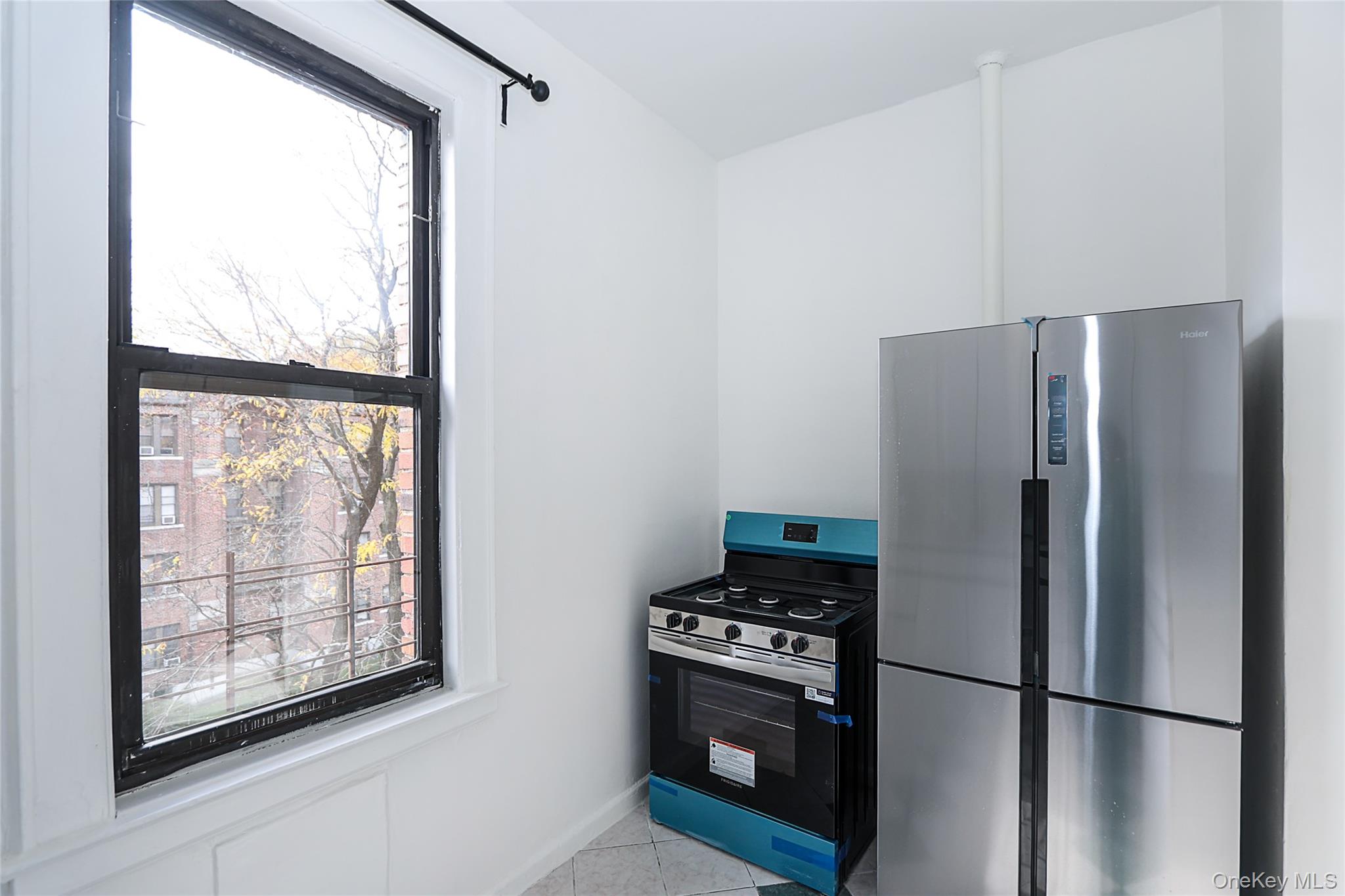 #9 photo, 115-25 Metropolitan Avenue, Kew Gardens , NY 11418