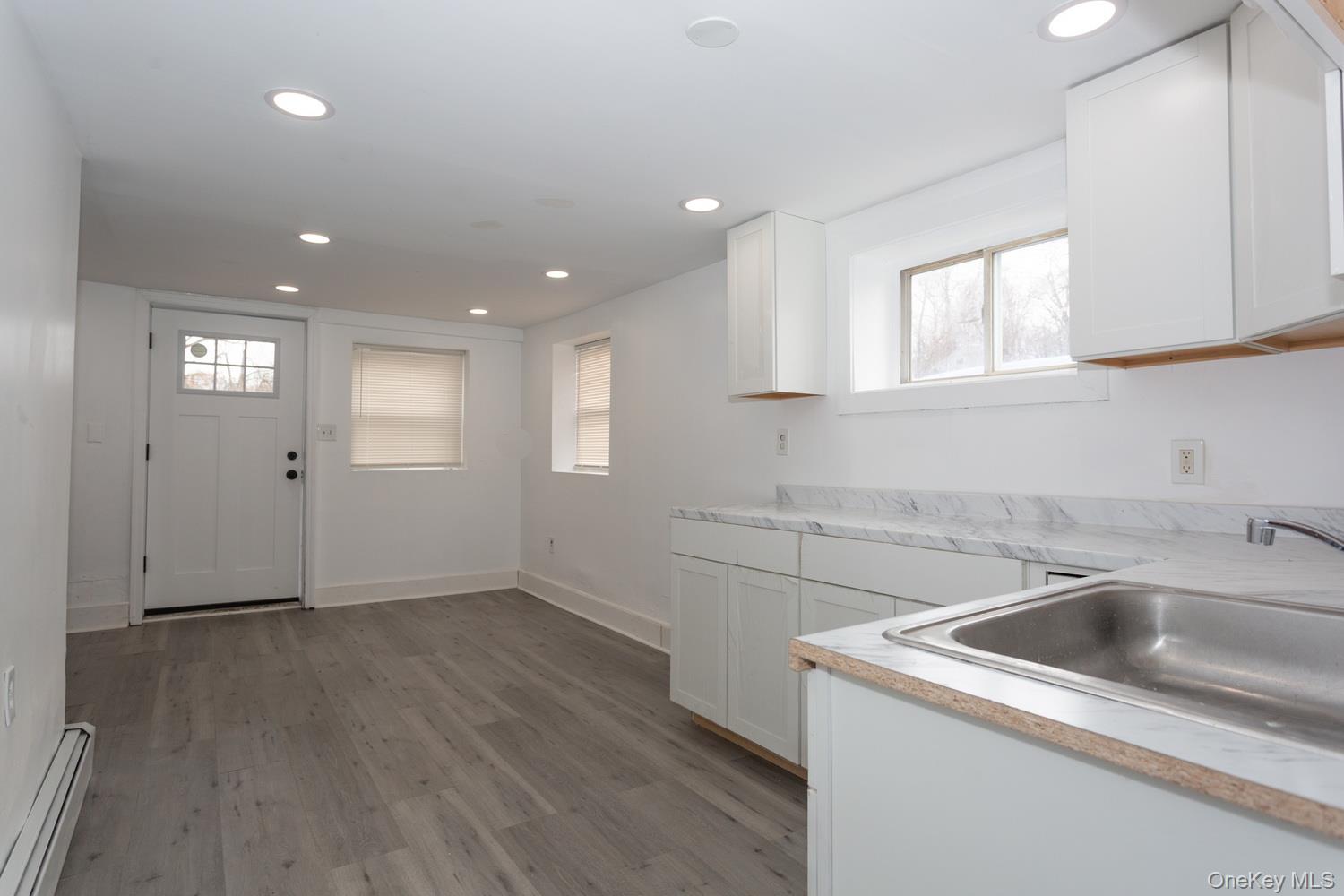 #16 photo, 14 Walnut Street, سوفولك Wyandanch , NY 11798