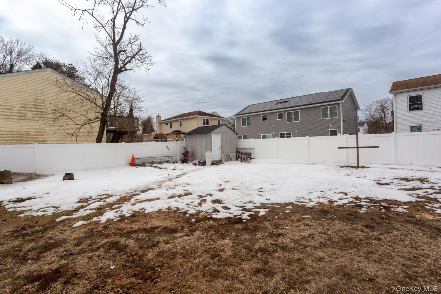 #19 photo, 14 Walnut Street, سوفولك Wyandanch , NY 11798