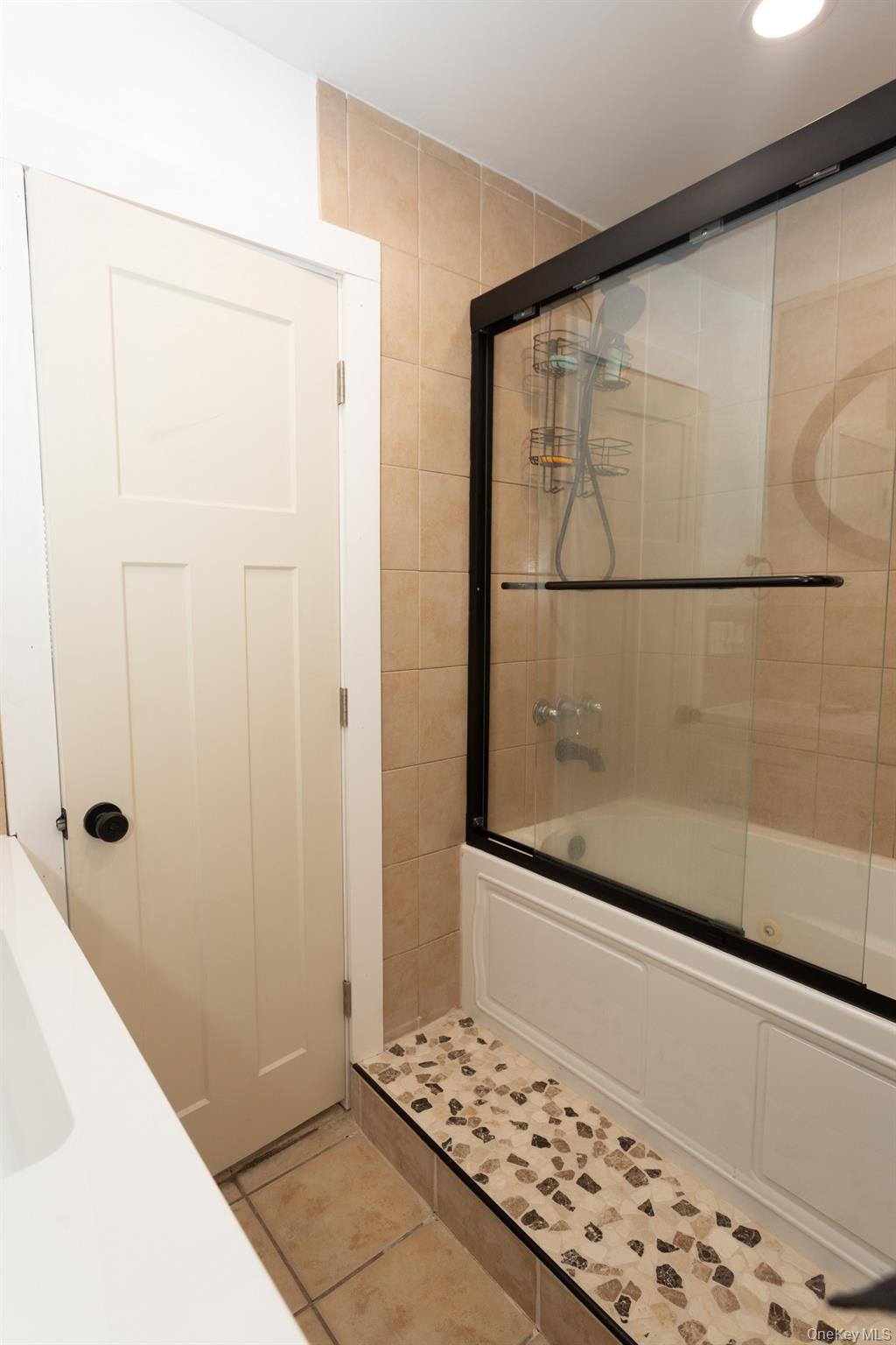 #6 photo, 14 Walnut Street, سوفولك Wyandanch , NY 11798