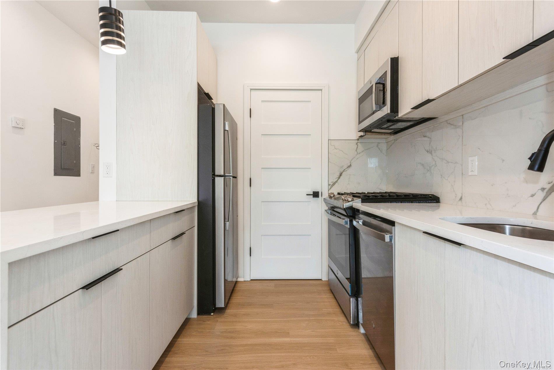 #4 photo, 418 Atlantic, Oceanside , NY 11572