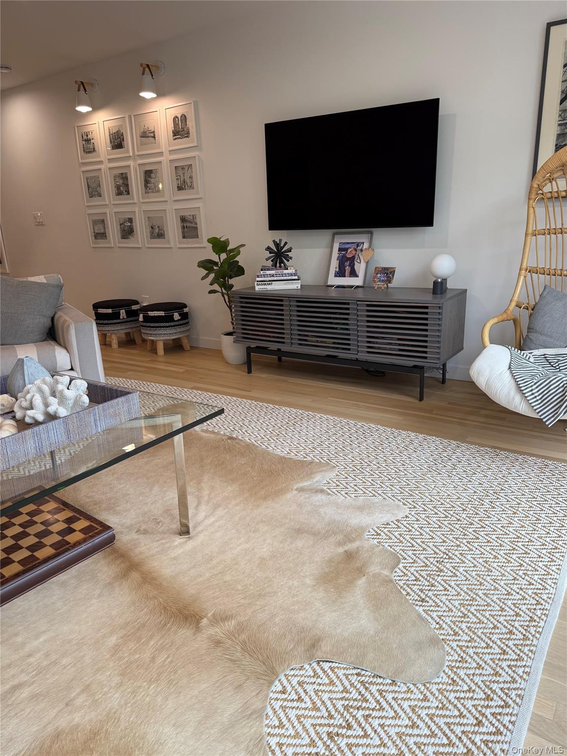 #1 photo, 3041 Mitchell Road, Westhampton Beach , NY 11978