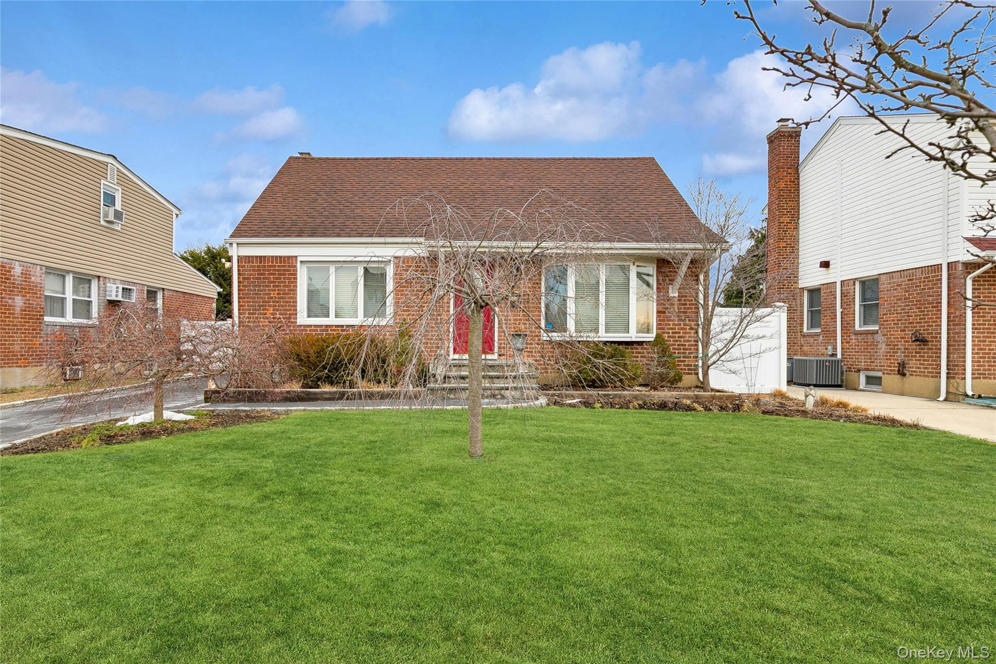 #2 photo, 67 Combes Avenue, Hicksville , NY 11801