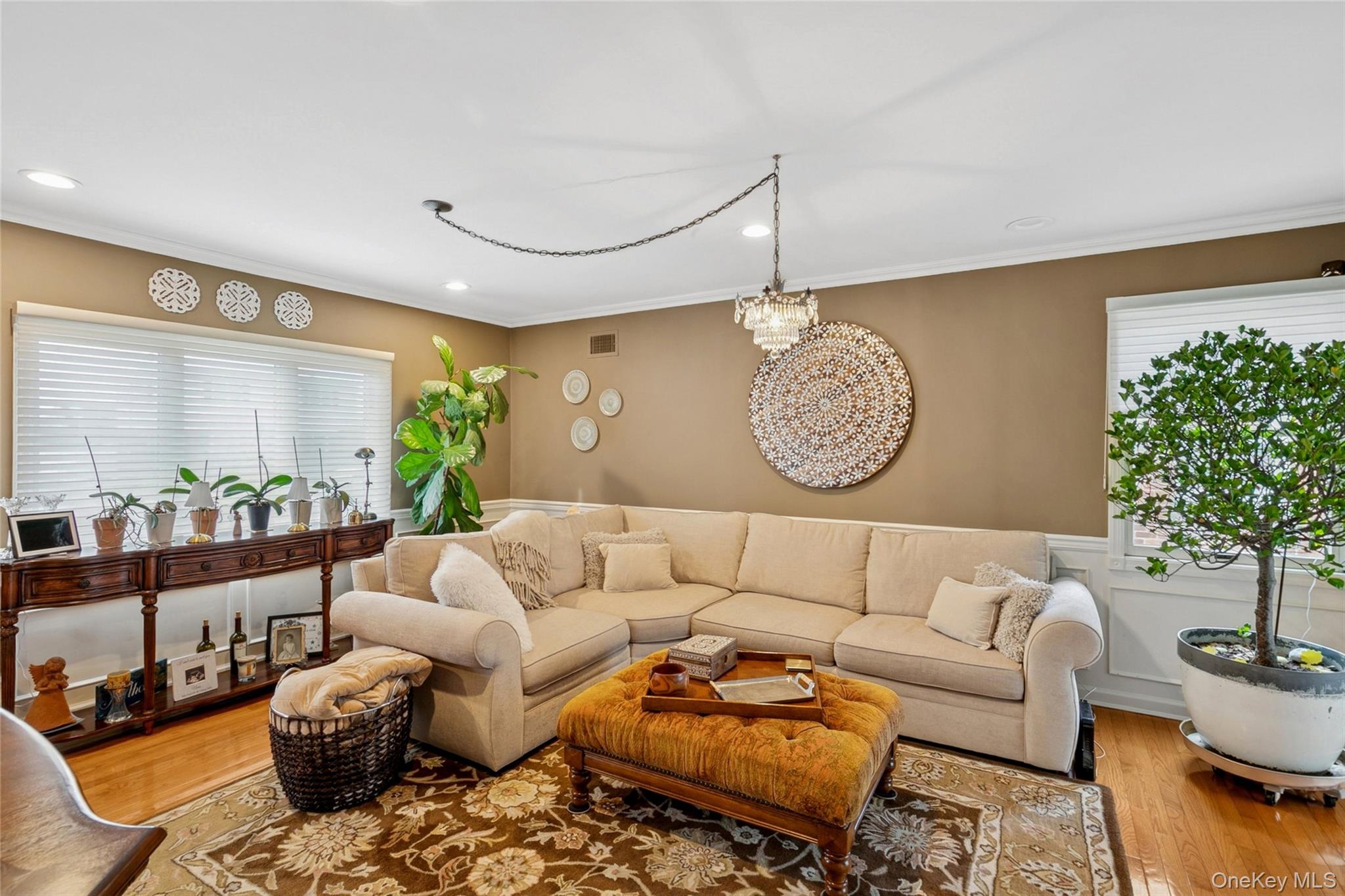 #4 photo, 67 Combes Avenue, Hicksville , NY 11801