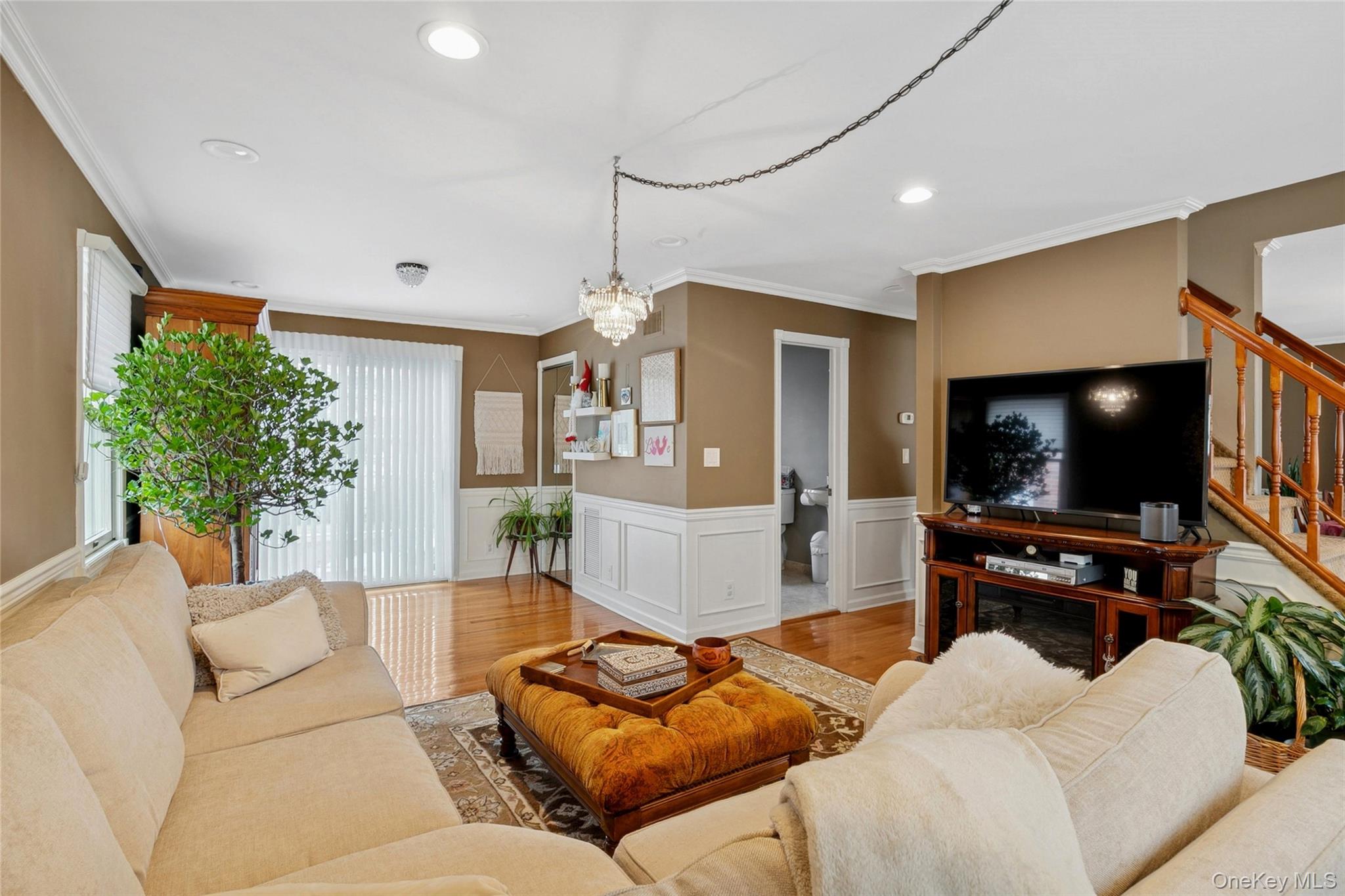 #6 photo, 67 Combes Avenue, Hicksville , NY 11801