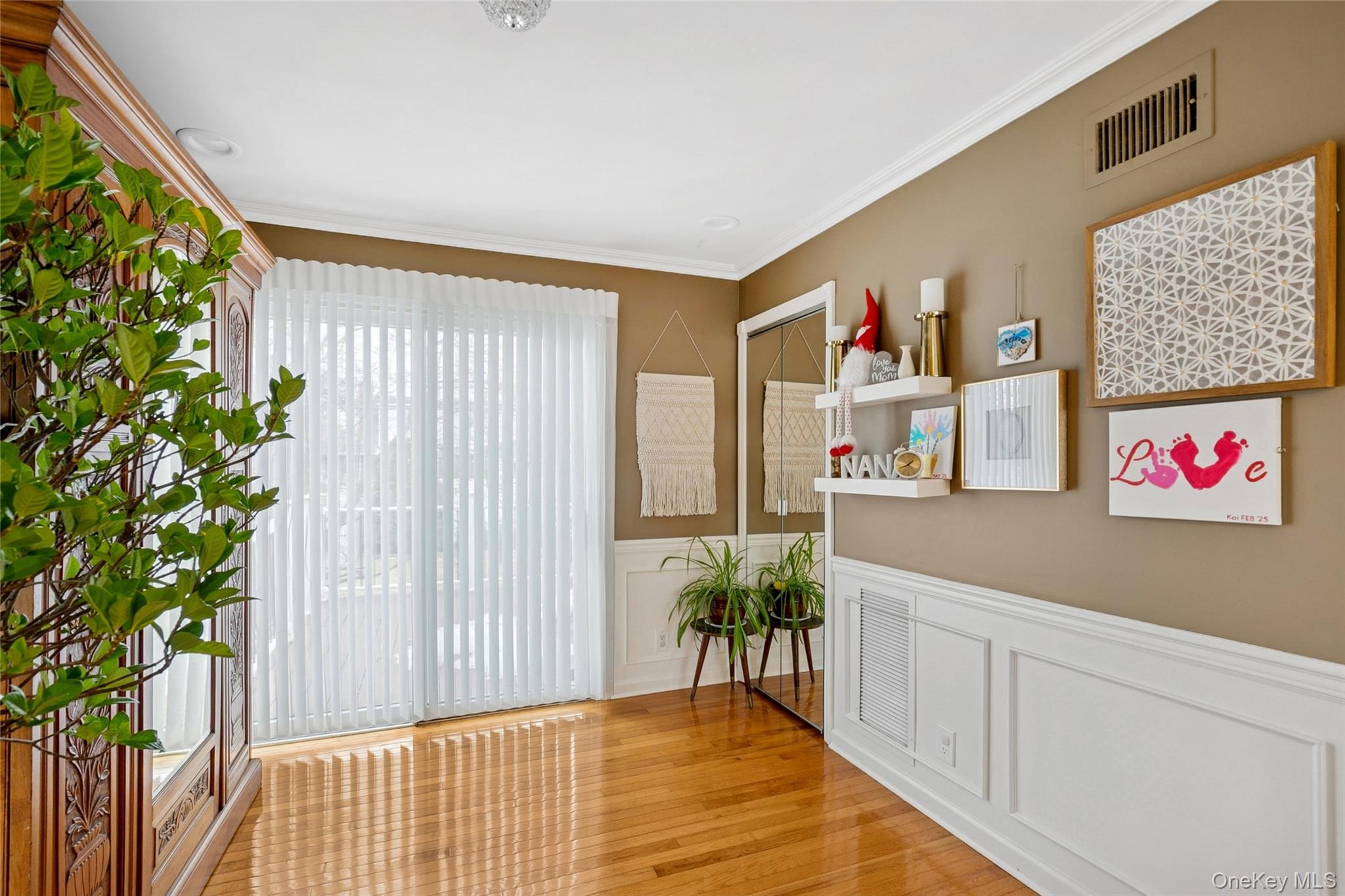 #7 photo, 67 Combes Avenue, Hicksville , NY 11801