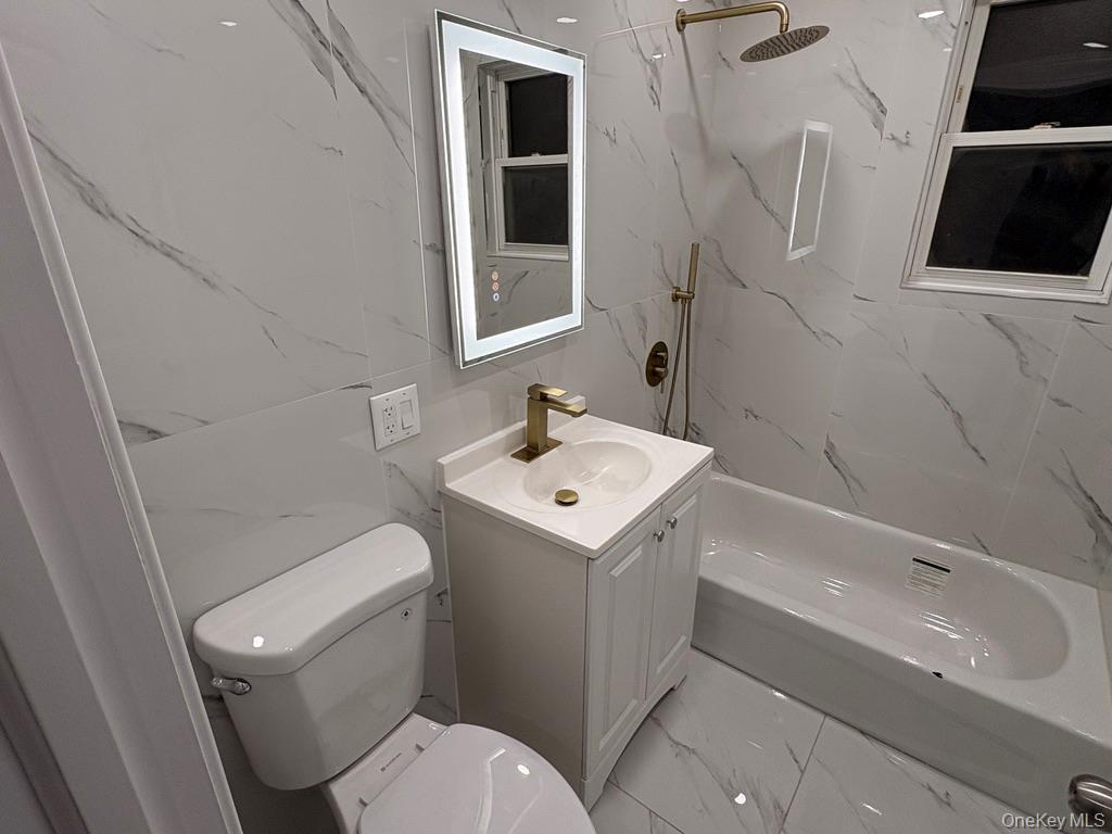 #5 photo, 2819 Schurz Avenue, Bronx , NY 10465