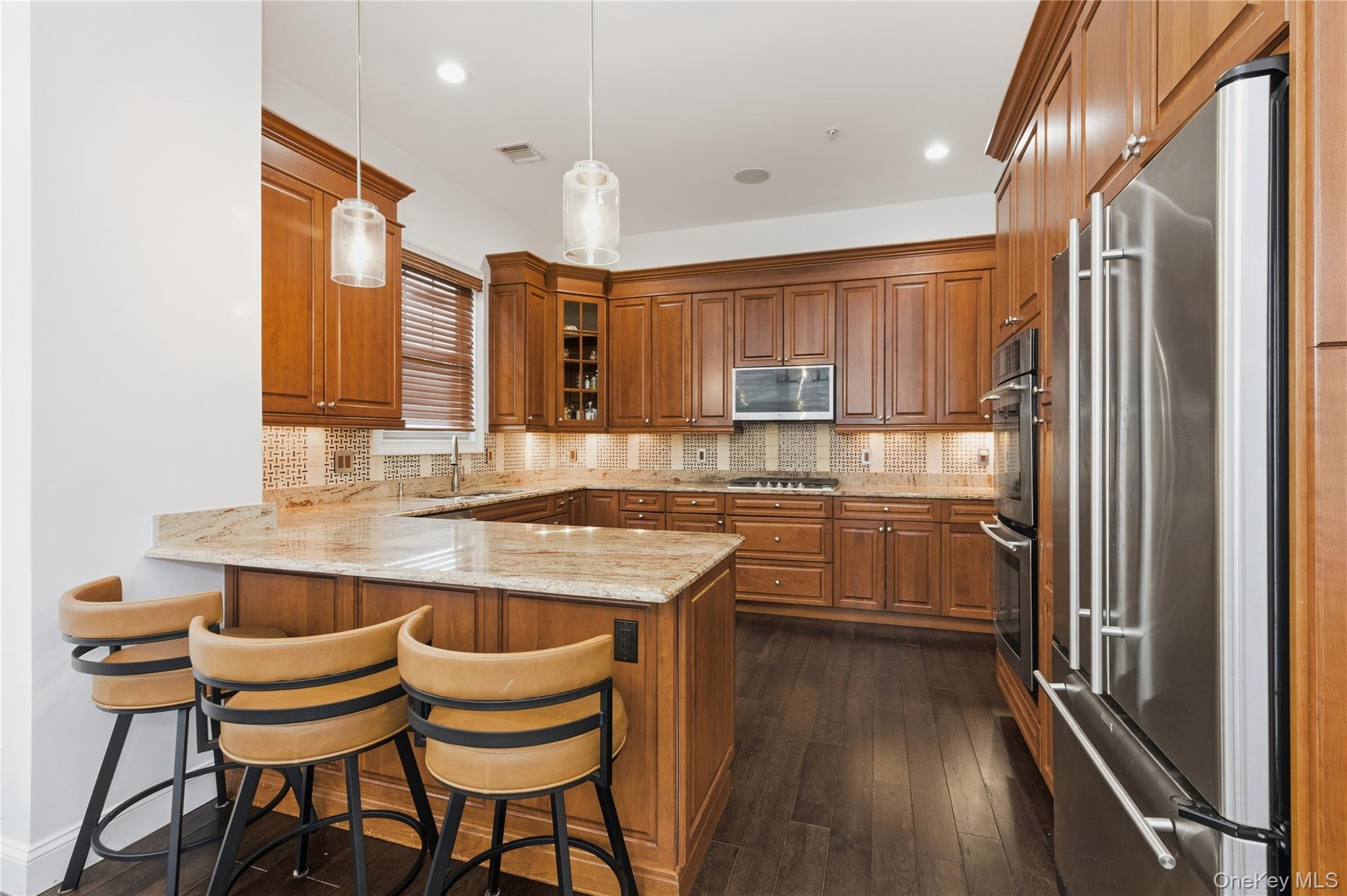 #12 photo, 428 Trotting Lane, Westbury , NY 11590