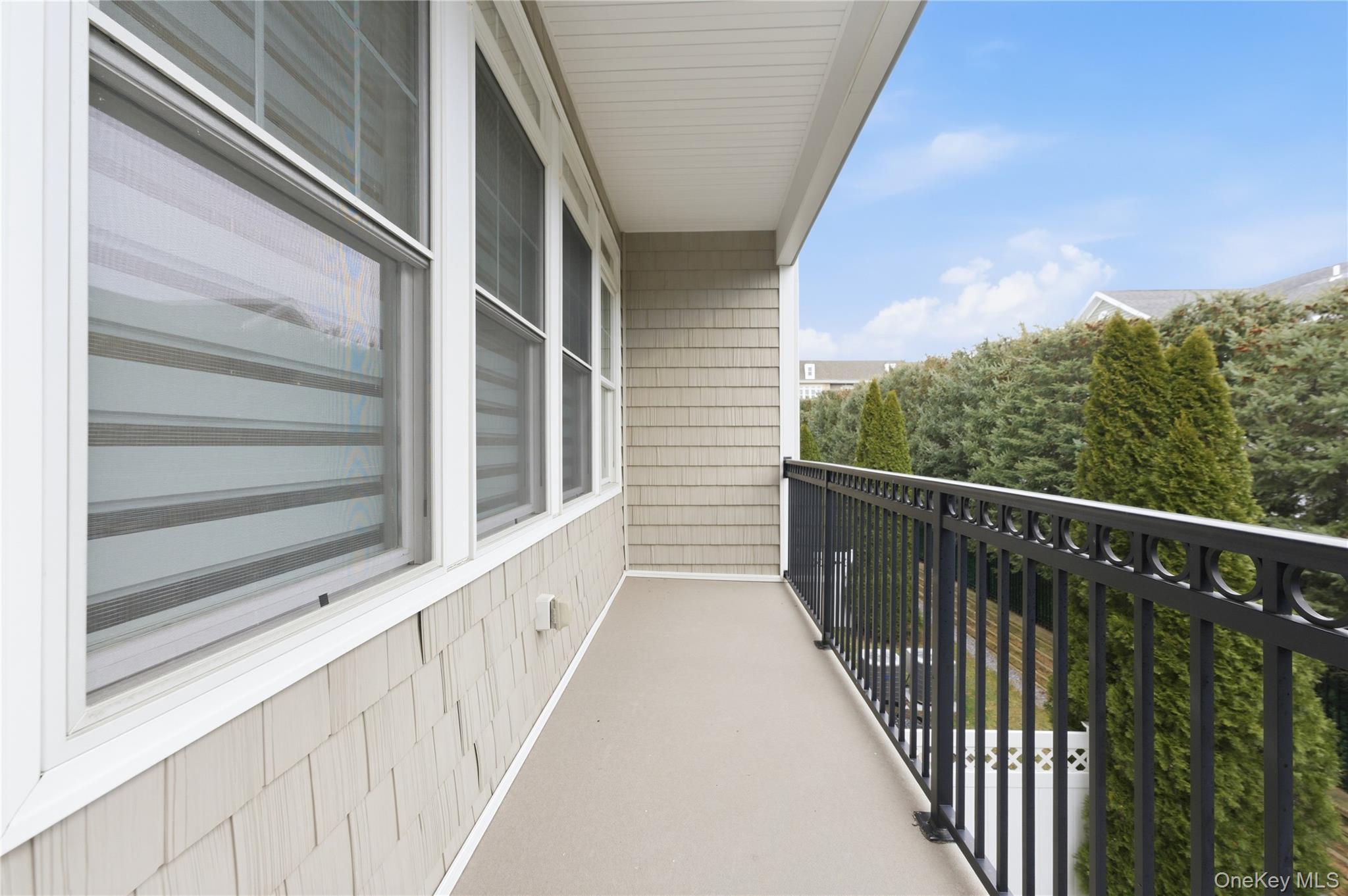 #17 photo, 428 Trotting Lane, Westbury , NY 11590