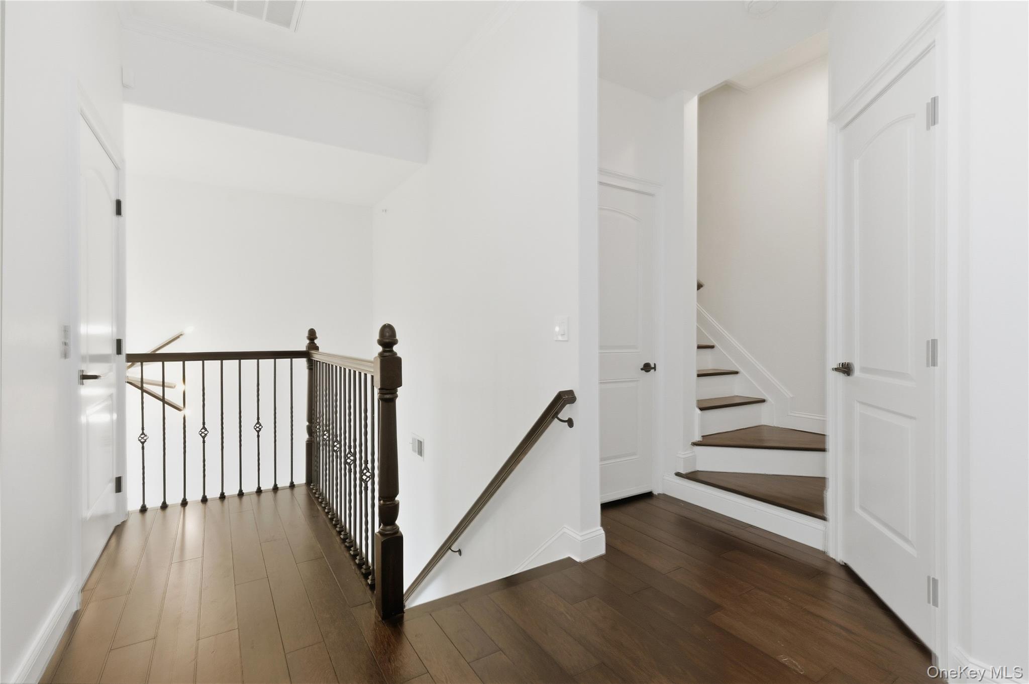 #6 photo, 428 Trotting Lane, Westbury , NY 11590