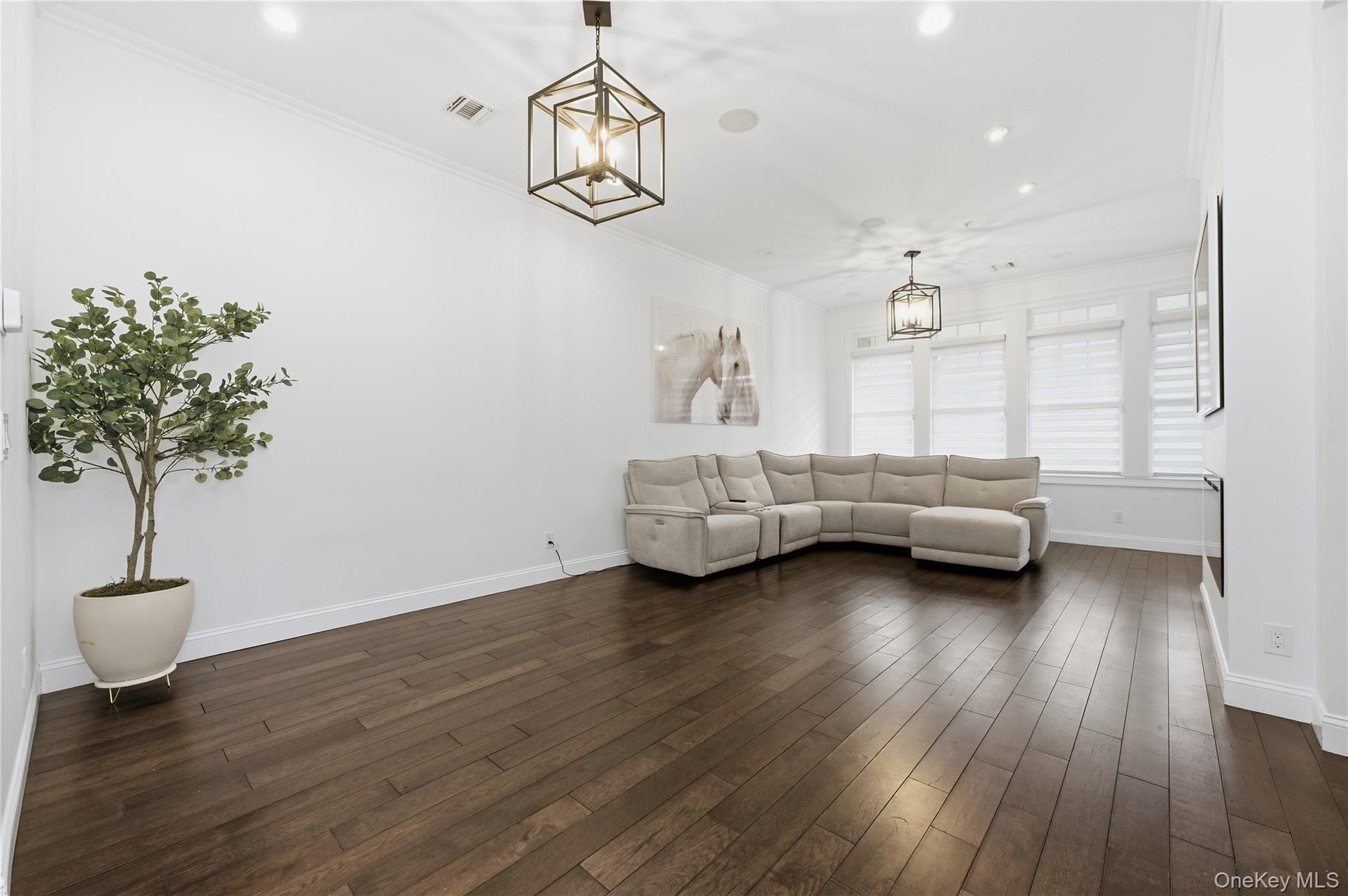 #8 photo, 428 Trotting Lane, Westbury , NY 11590