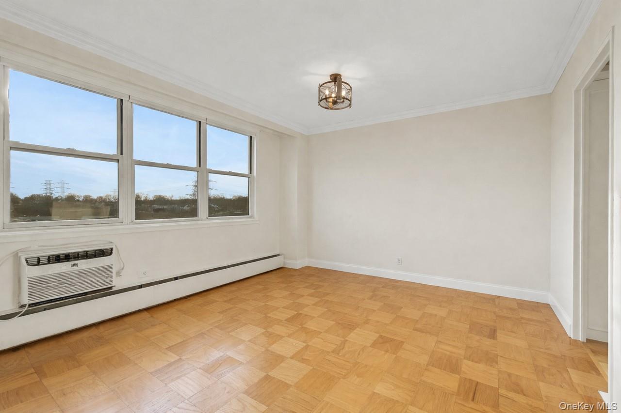 #11 photo, 615 Palmer, Yonkers , NY 10701