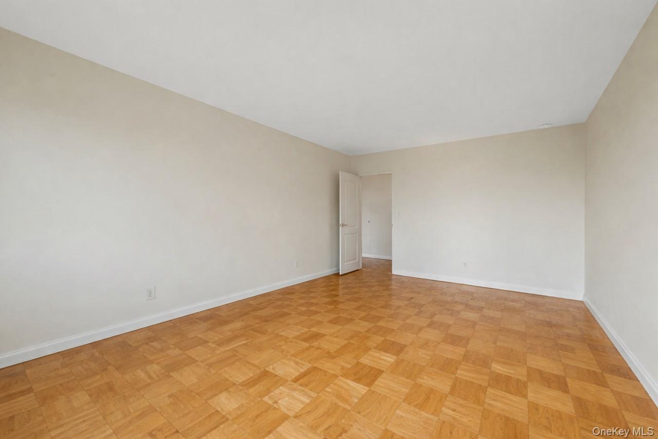 #13 photo, 615 Palmer, Yonkers , NY 10701