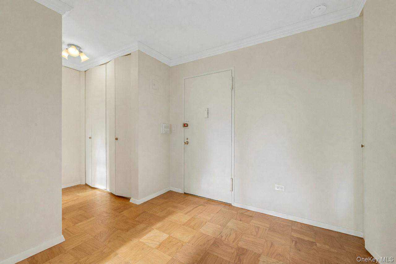 #5 photo, 615 Palmer, Yonkers , NY 10701